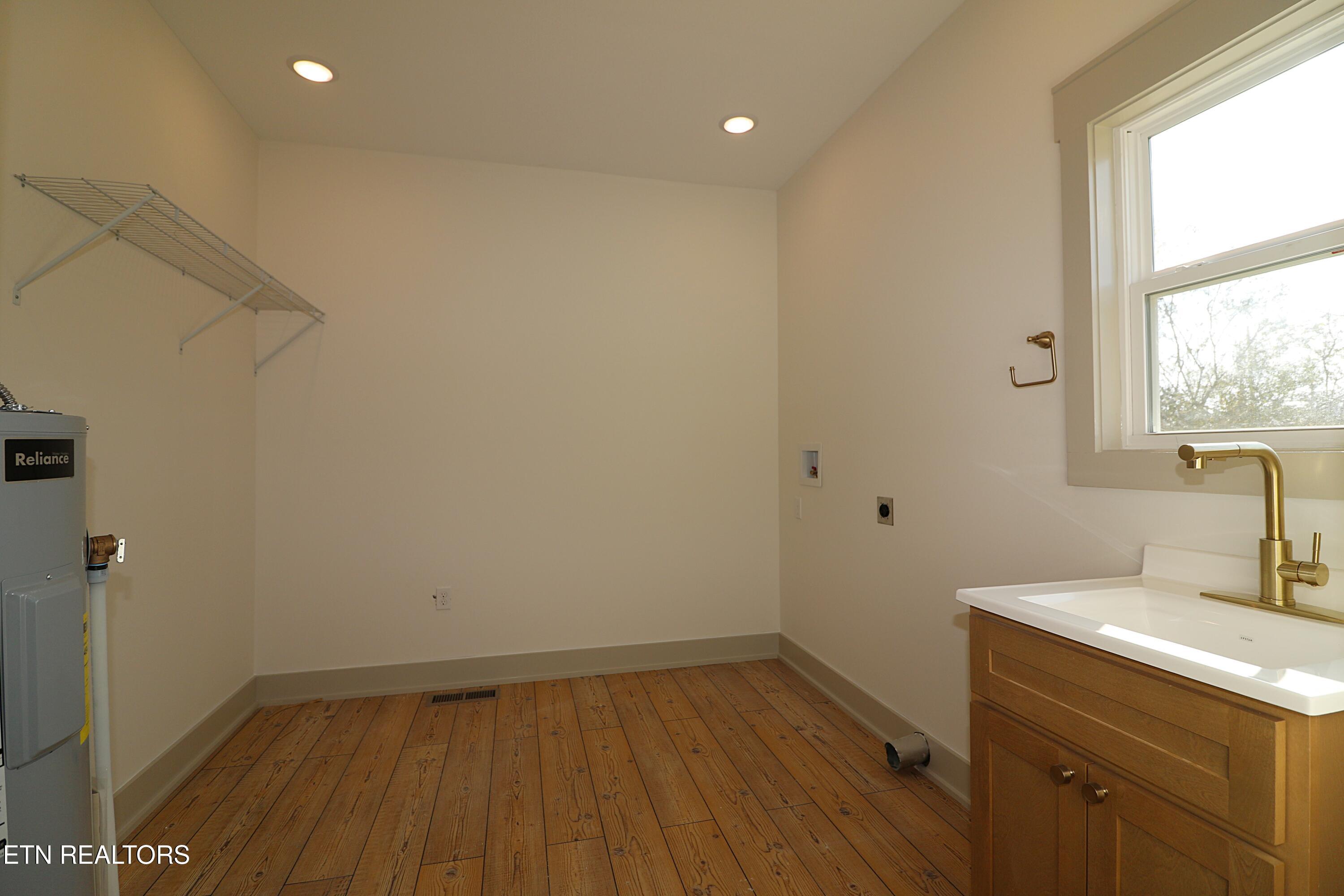 400 Galloway Drive Property Photo 15