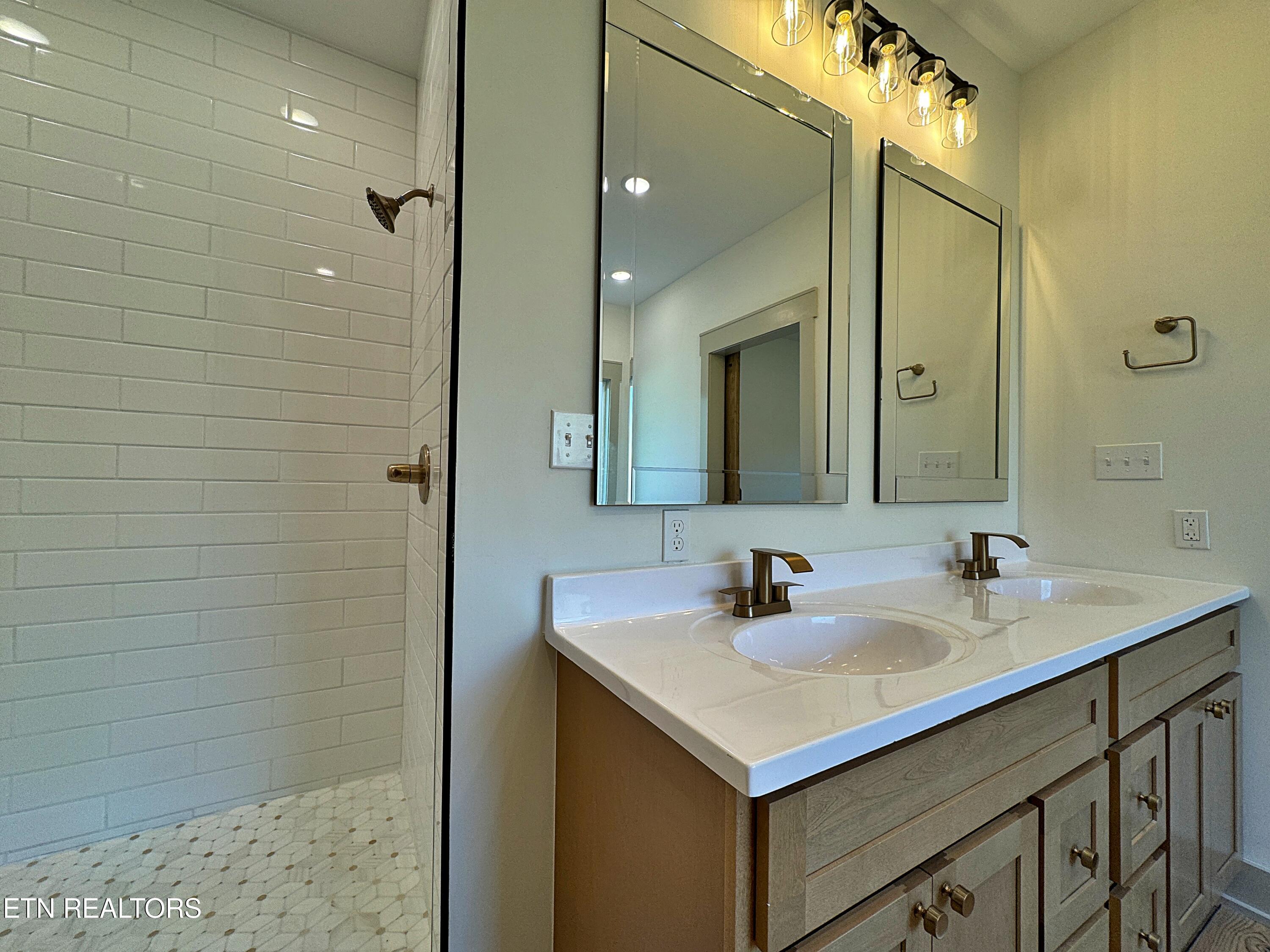 400 Galloway Drive Property Photo 27