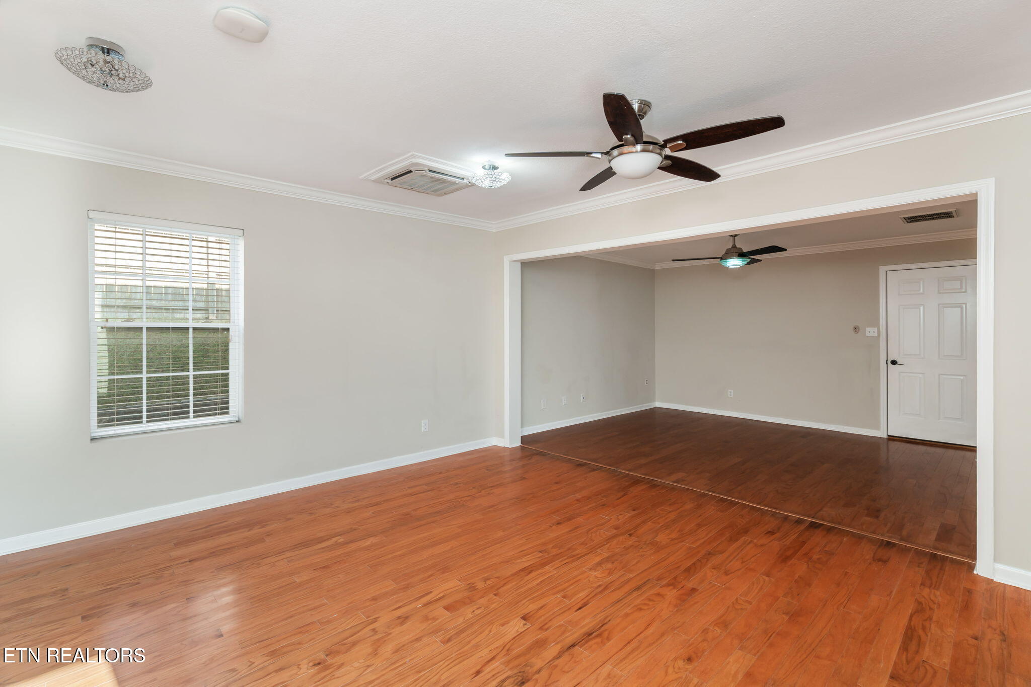 1843 Falling Waters Rd Property Photo 15