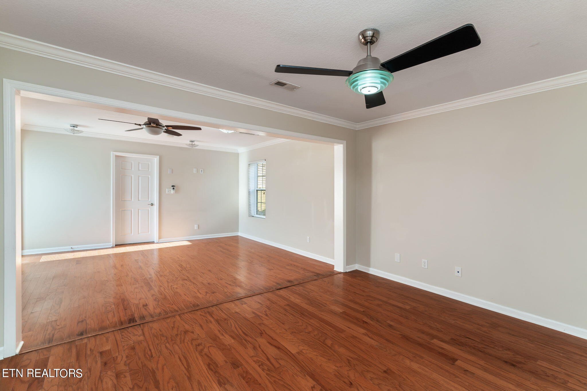 1843 Falling Waters Rd Property Photo 16