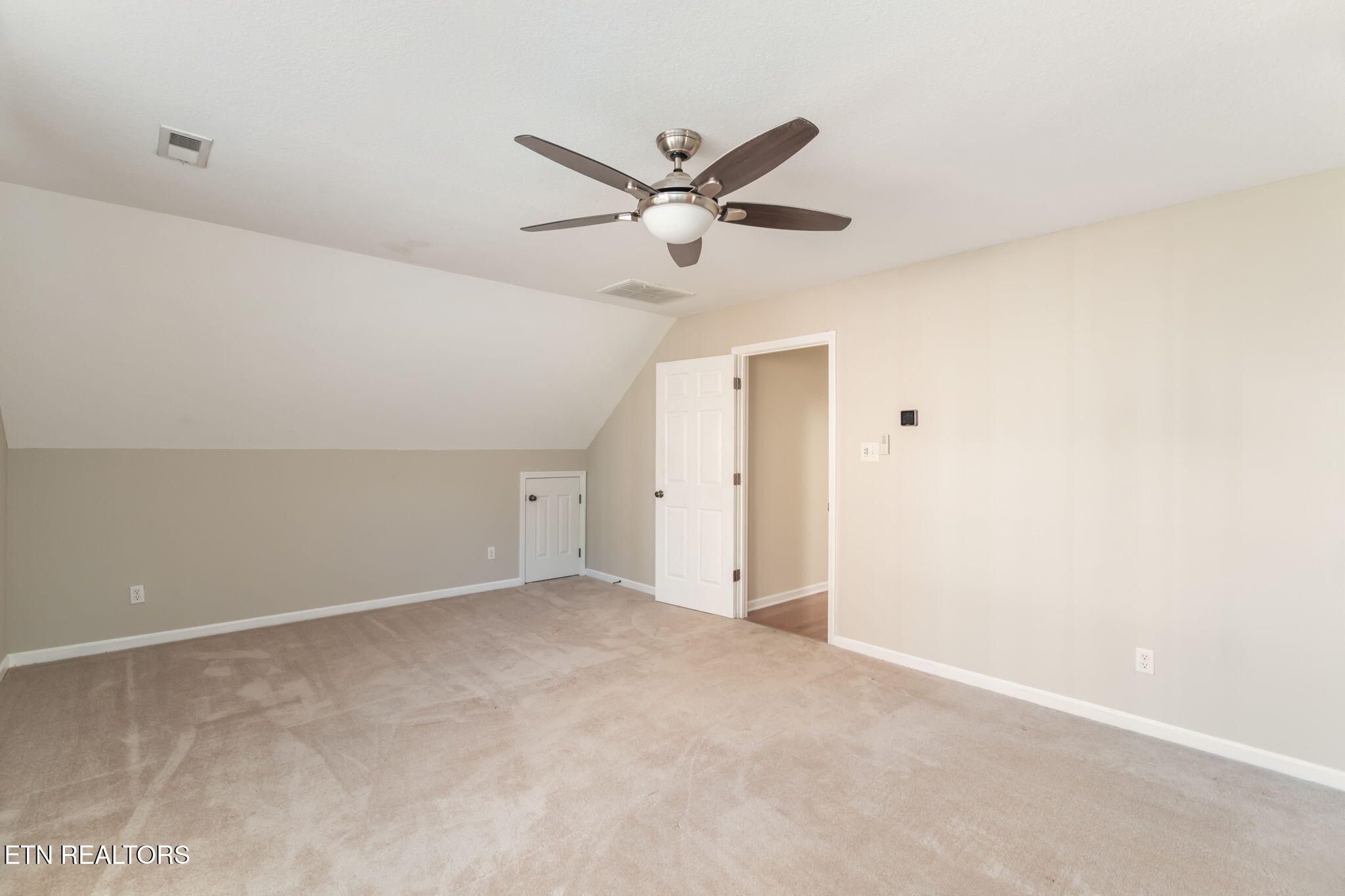 1843 Falling Waters Rd Property Photo 26