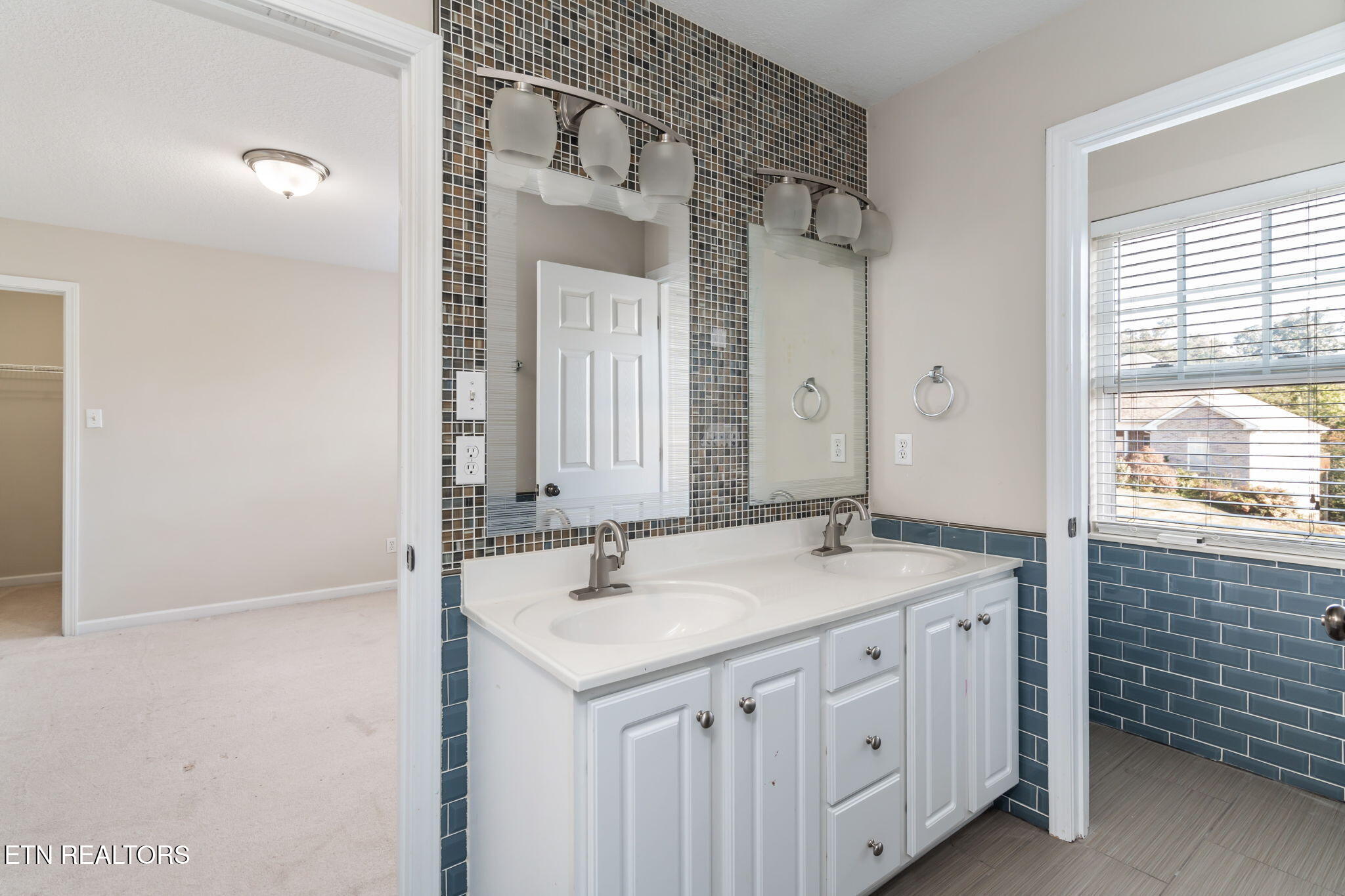 1843 Falling Waters Rd Property Photo 31