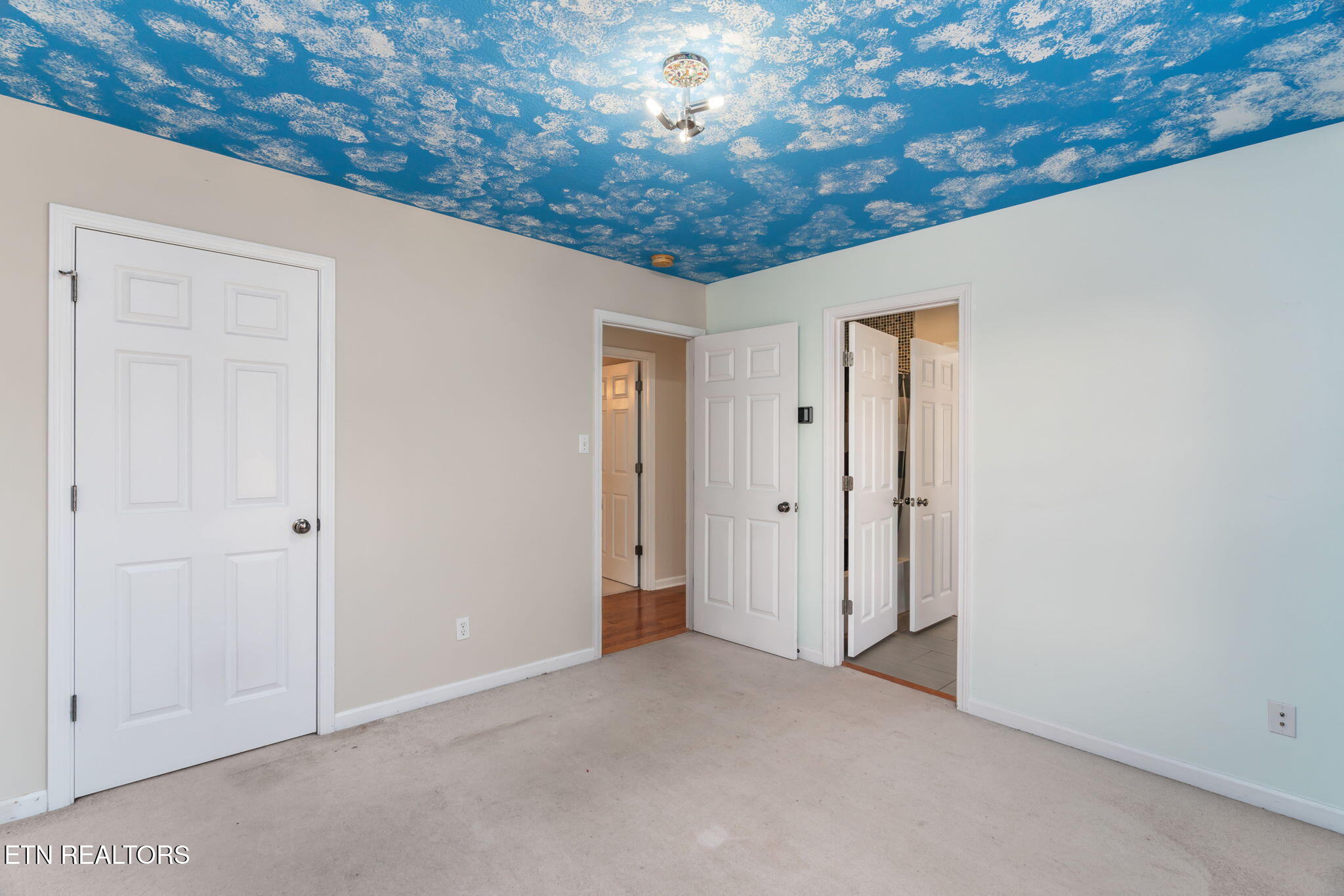 1843 Falling Waters Rd Property Photo 33