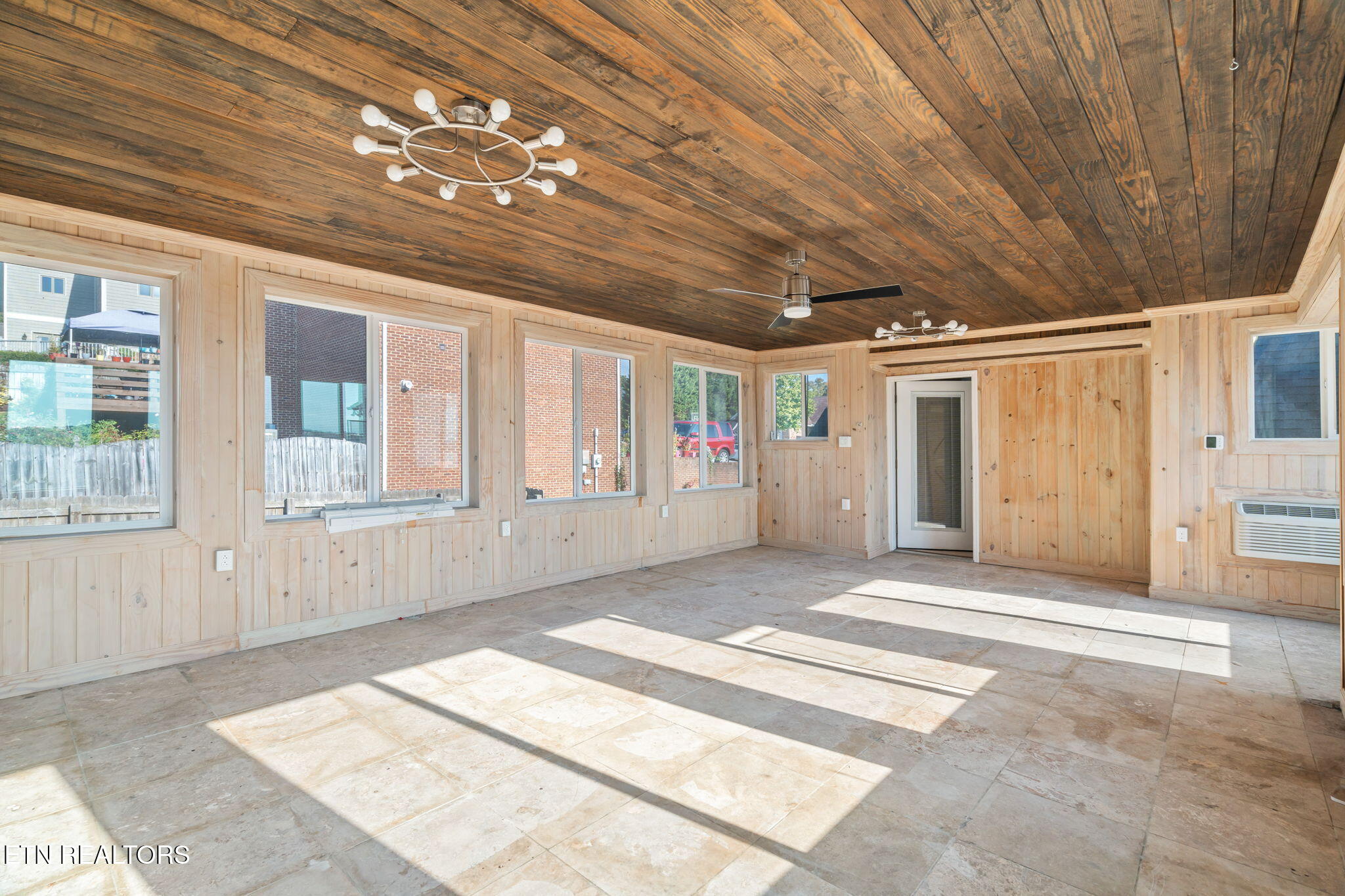 1843 Falling Waters Rd Property Photo 35