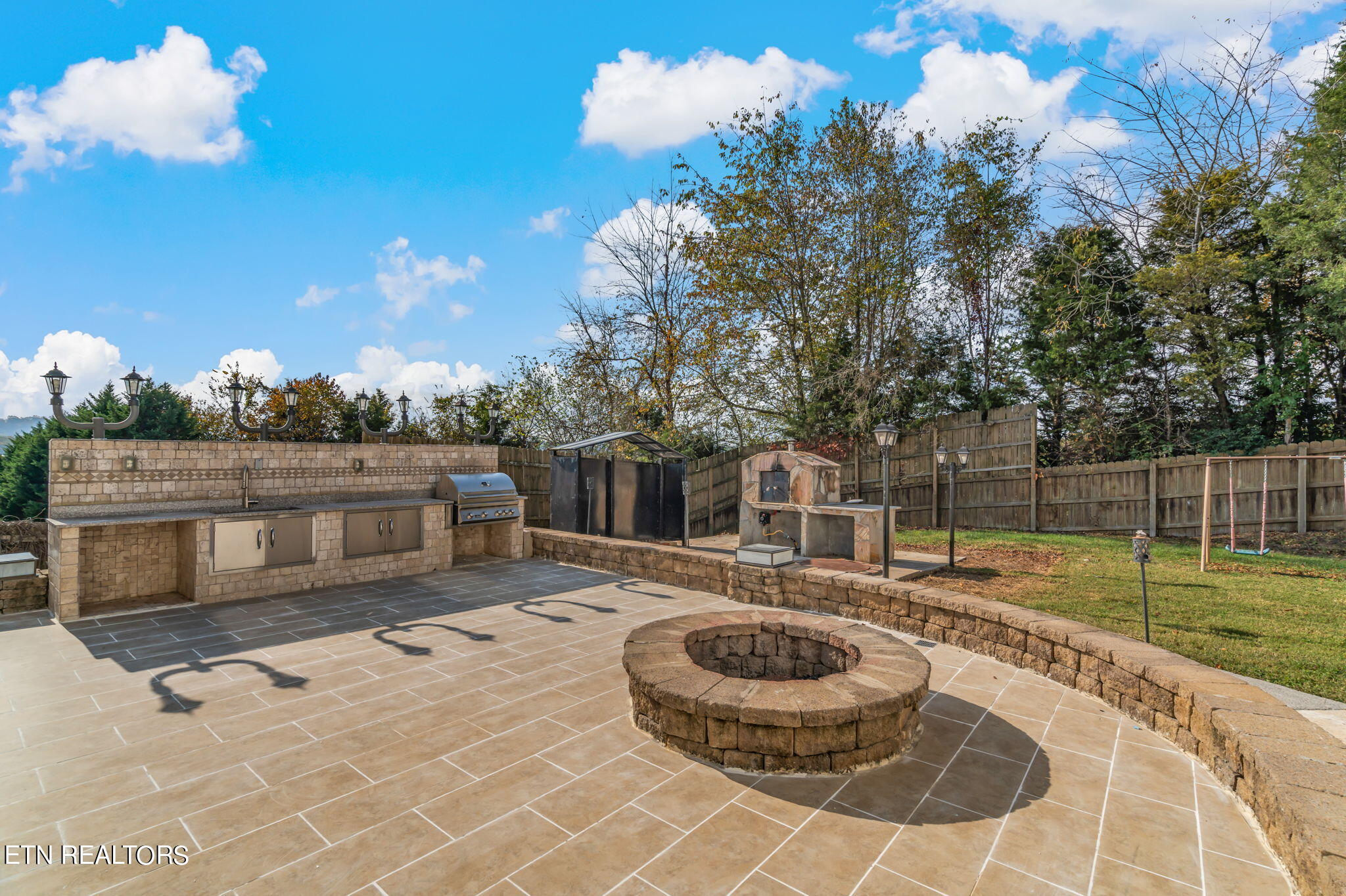 1843 Falling Waters Rd Property Photo 45