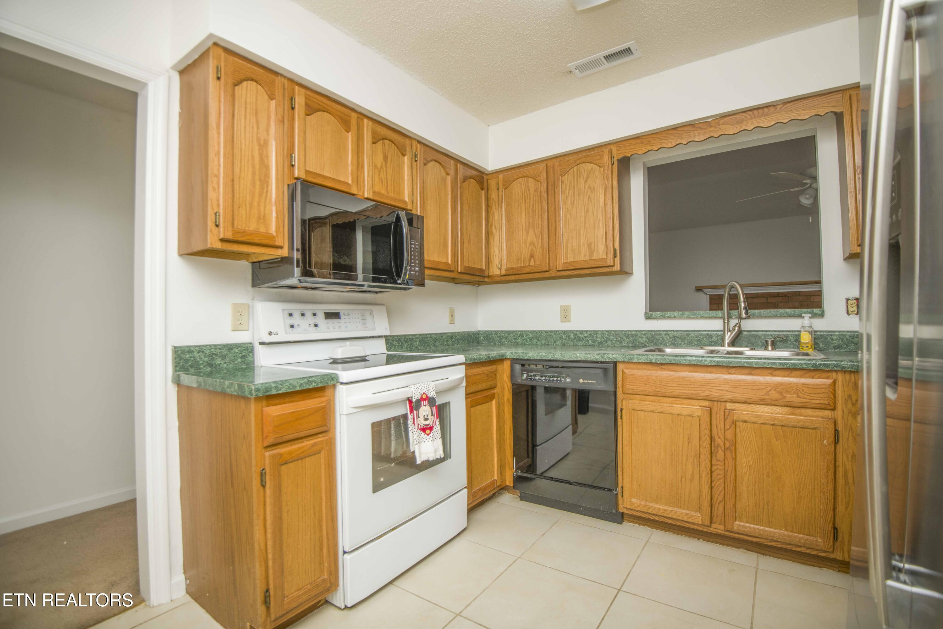 8014 Fenton Way Property Photo 12