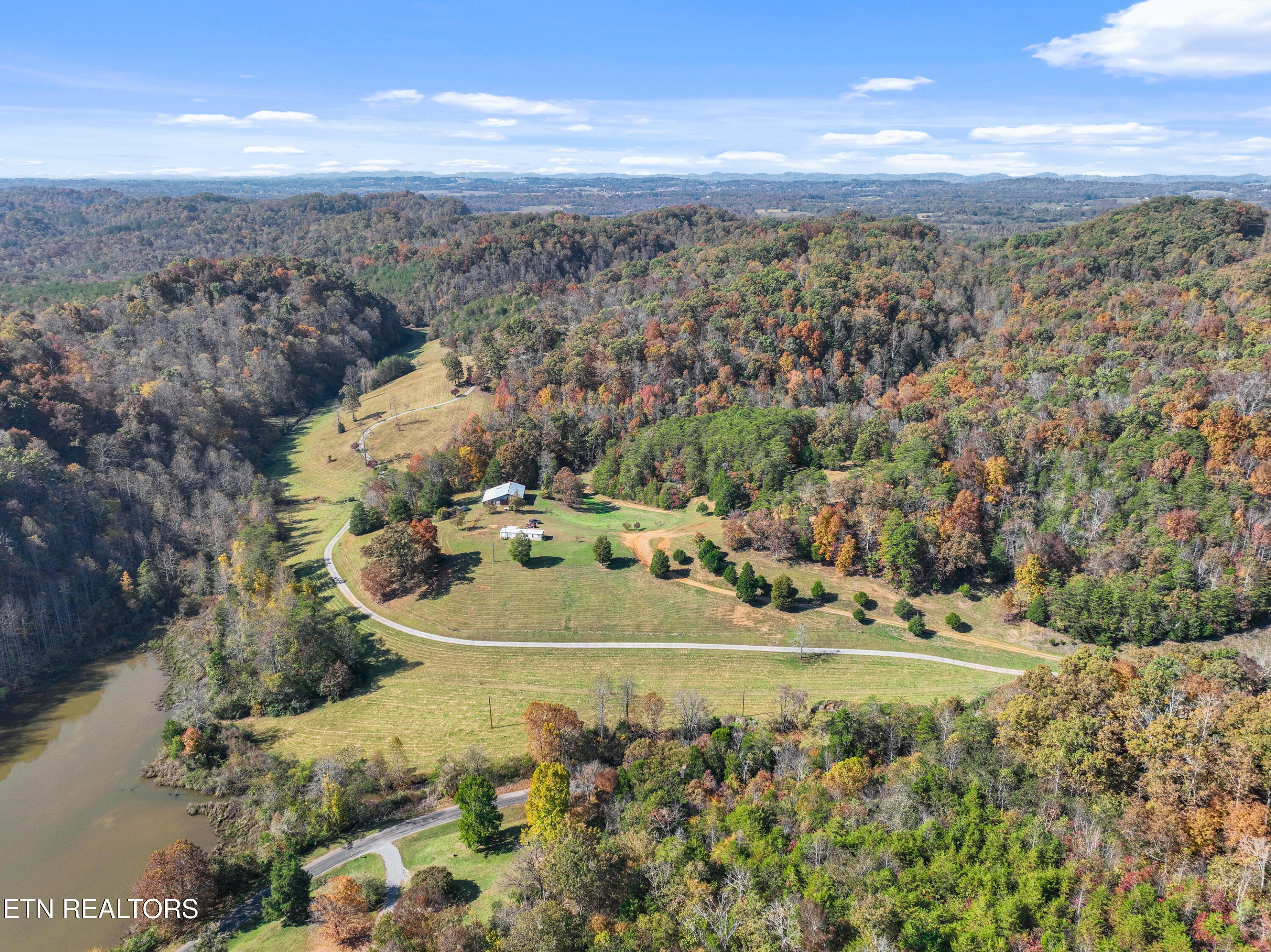 951 Scenic River Rd Property Photo 3