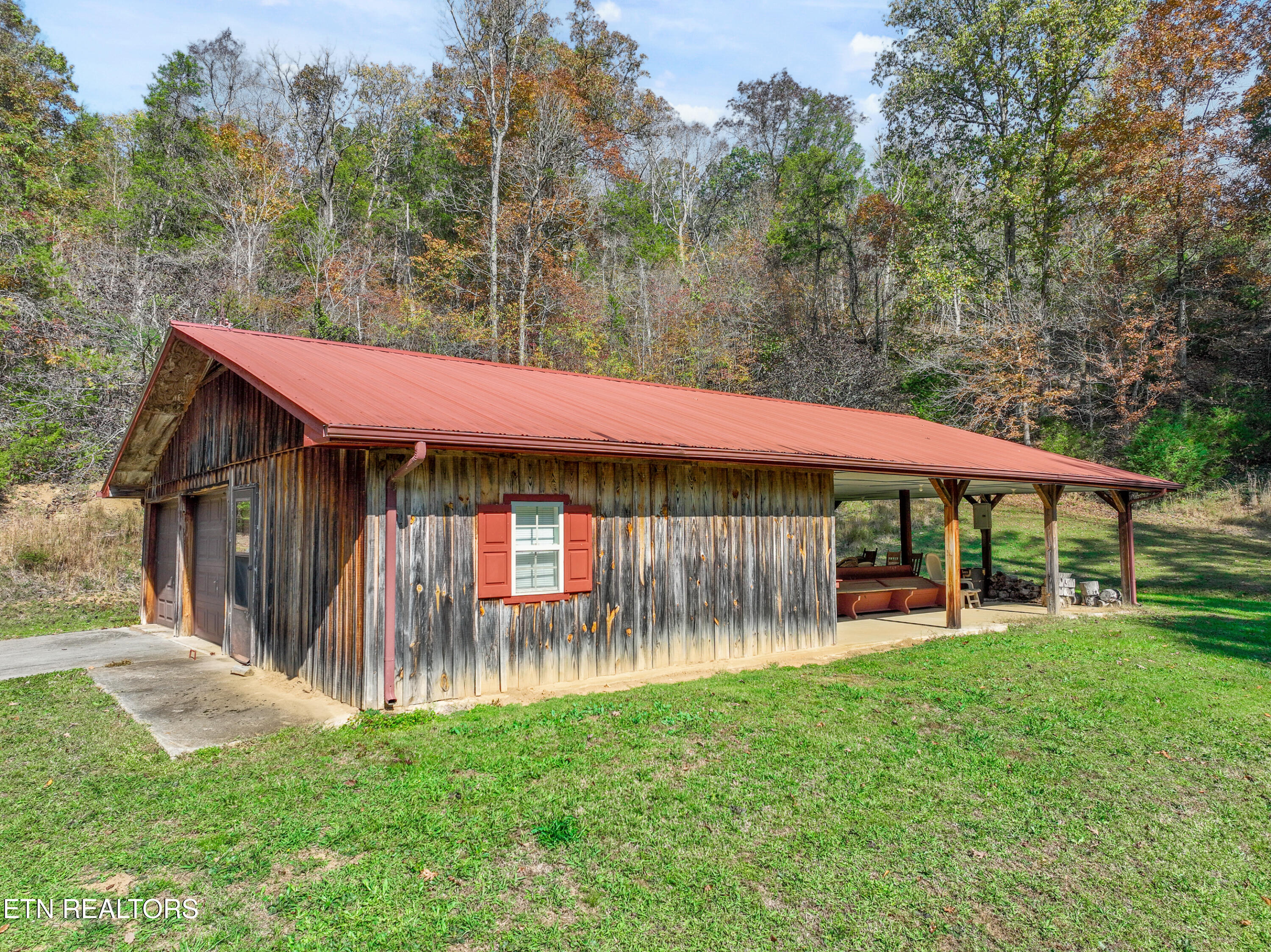 951 Scenic River Rd Property Photo 12