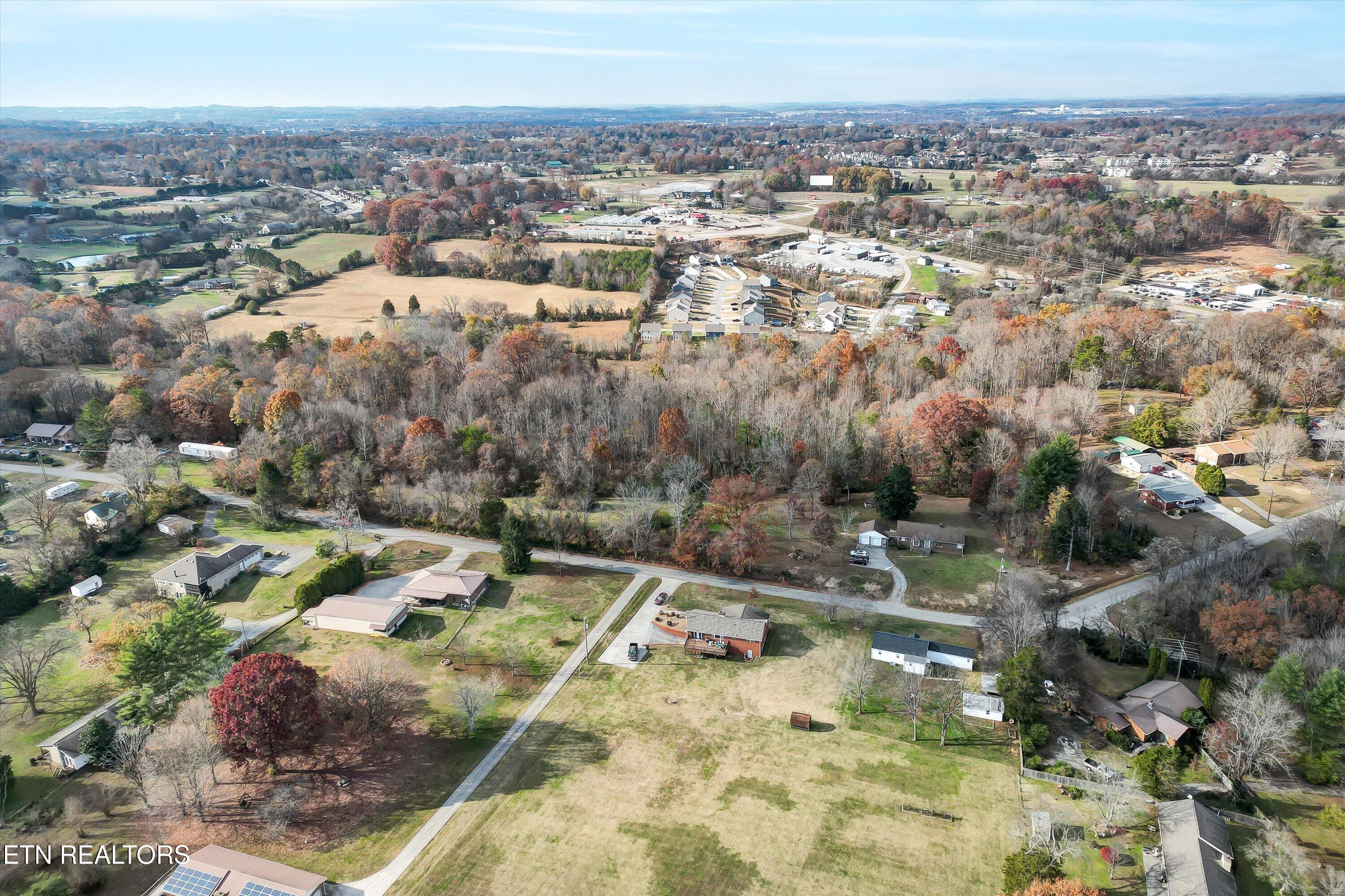 Eleanor Davis Drive Property Photo 15