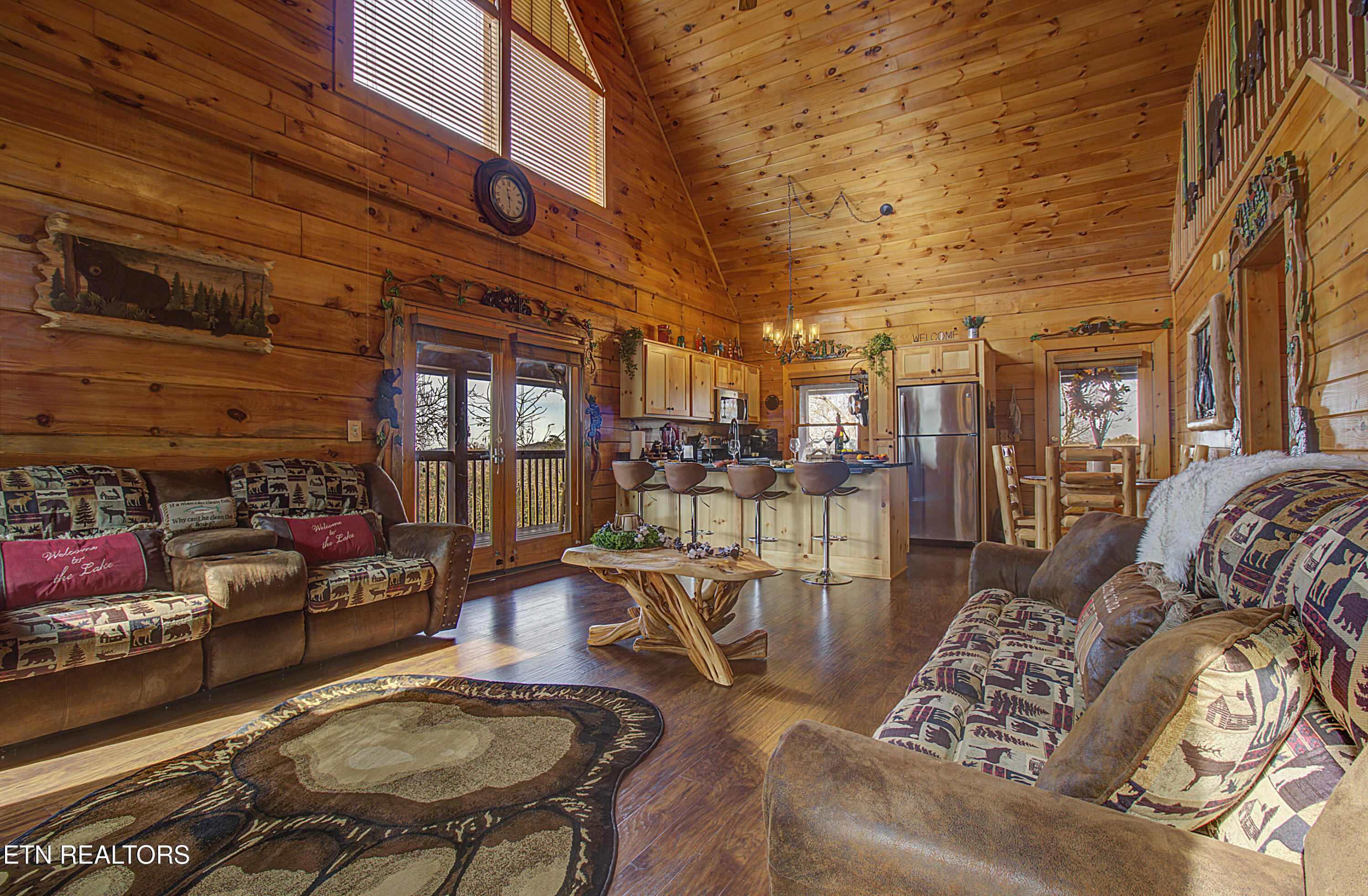919 Buck Way Property Photo 4