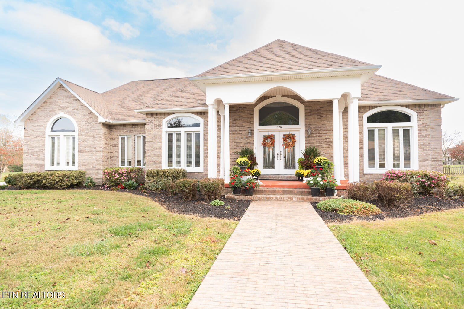 176 Fincastle Drive Property Photo