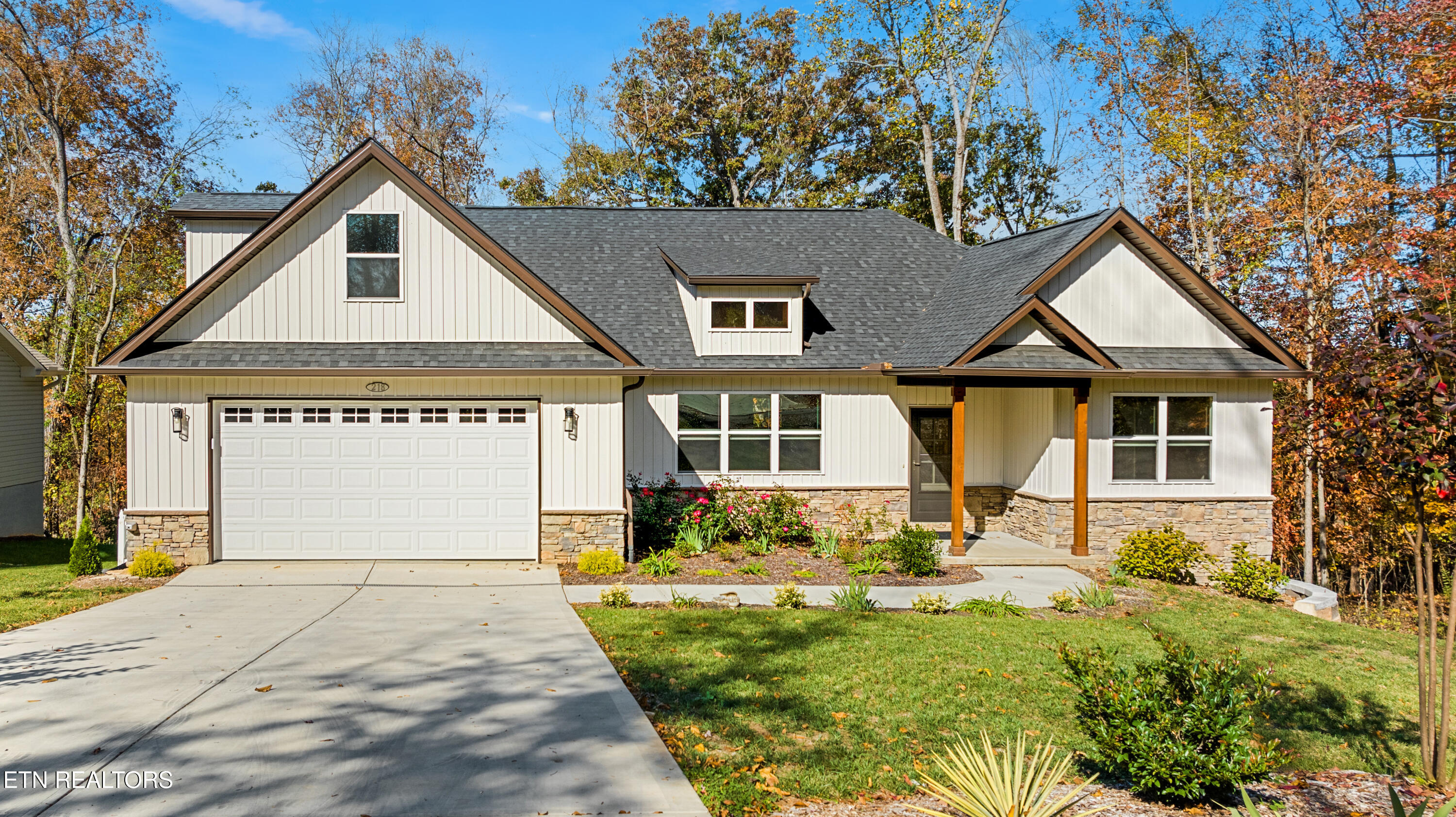 218 Mialaquo Circle Property Photo 1