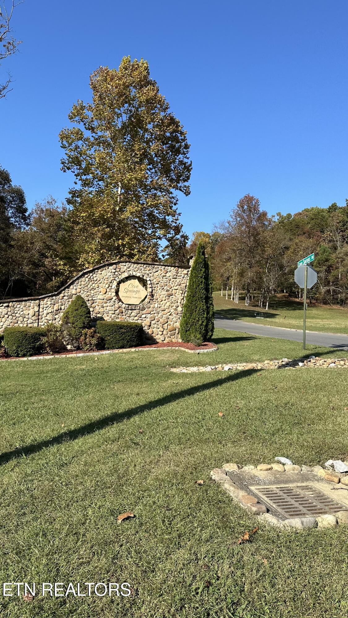 18 Cove Springs Drive Property Photo 1