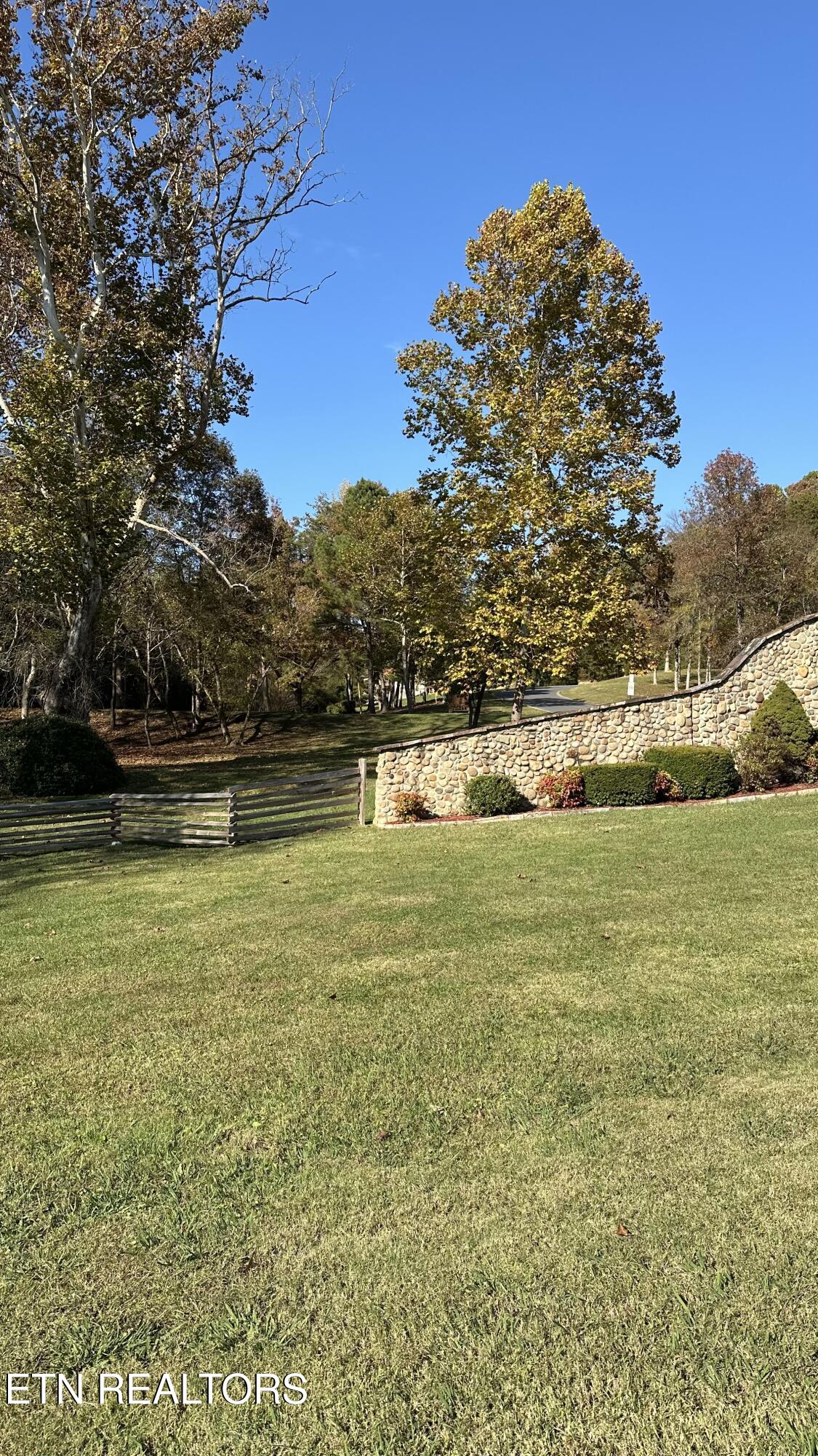 18 Cove Springs Drive Property Photo 2