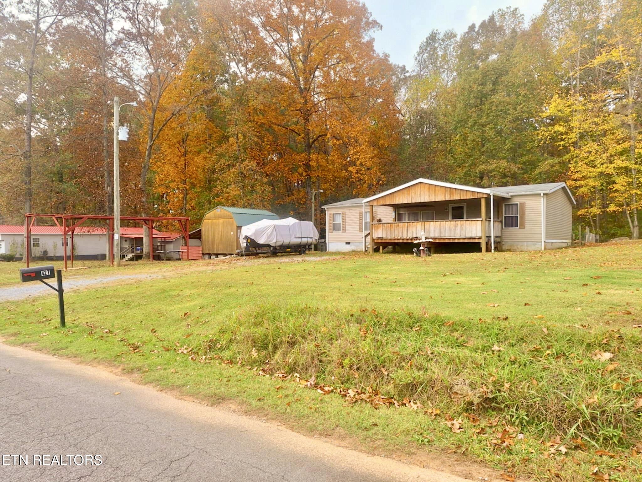 427 Old Sweetwater Rd Property Photo
