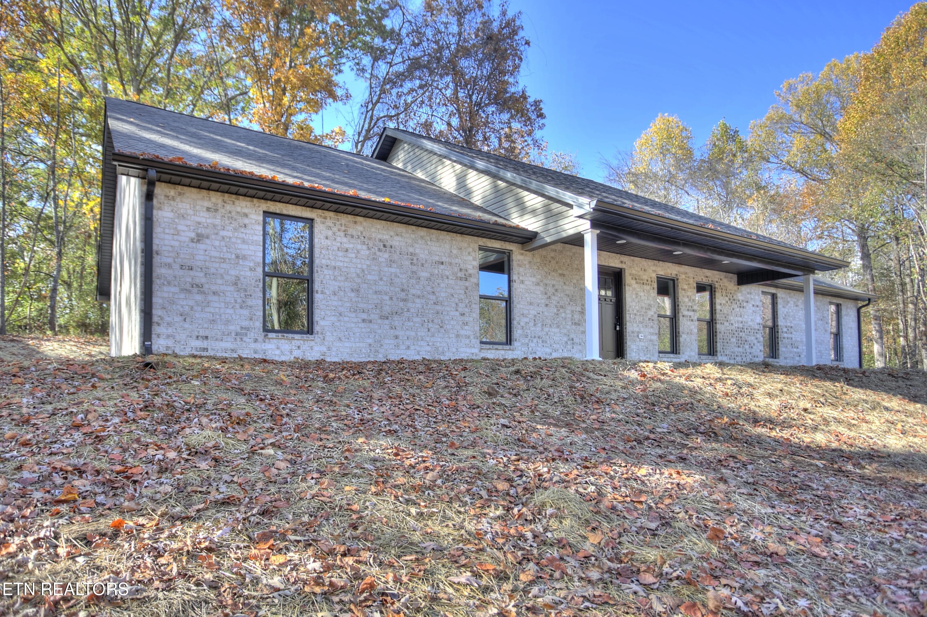 6126 Hutton Ridge Rd Property Photo