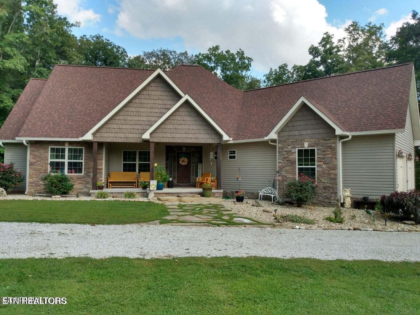 178 Woods Hill Rd Property Photo