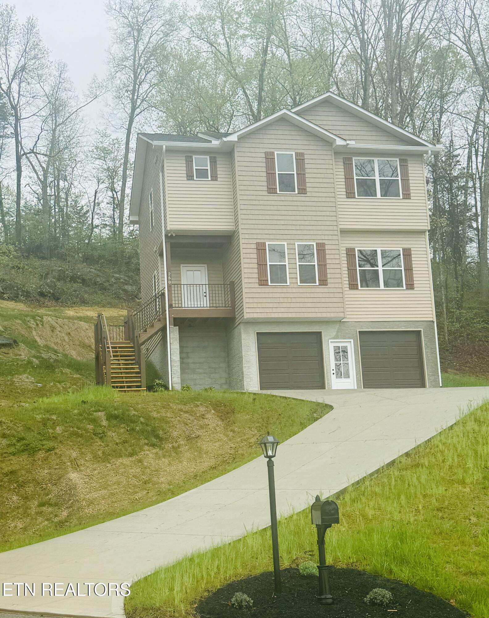 250 Clear Creek Rd Property Photo 1