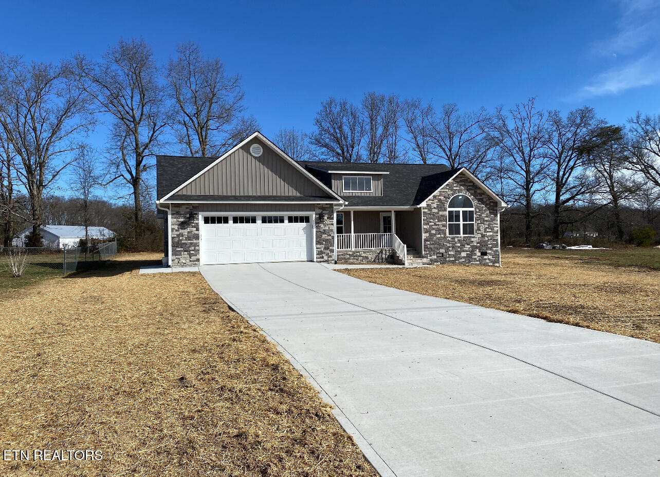 906 Colby Circle Property Photo 1