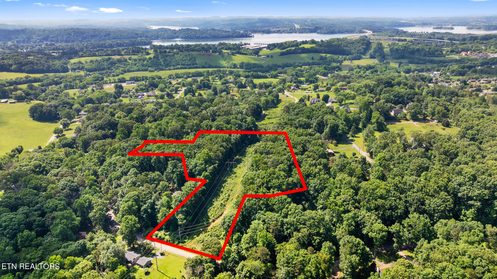 Holland Tr Property Photo 2