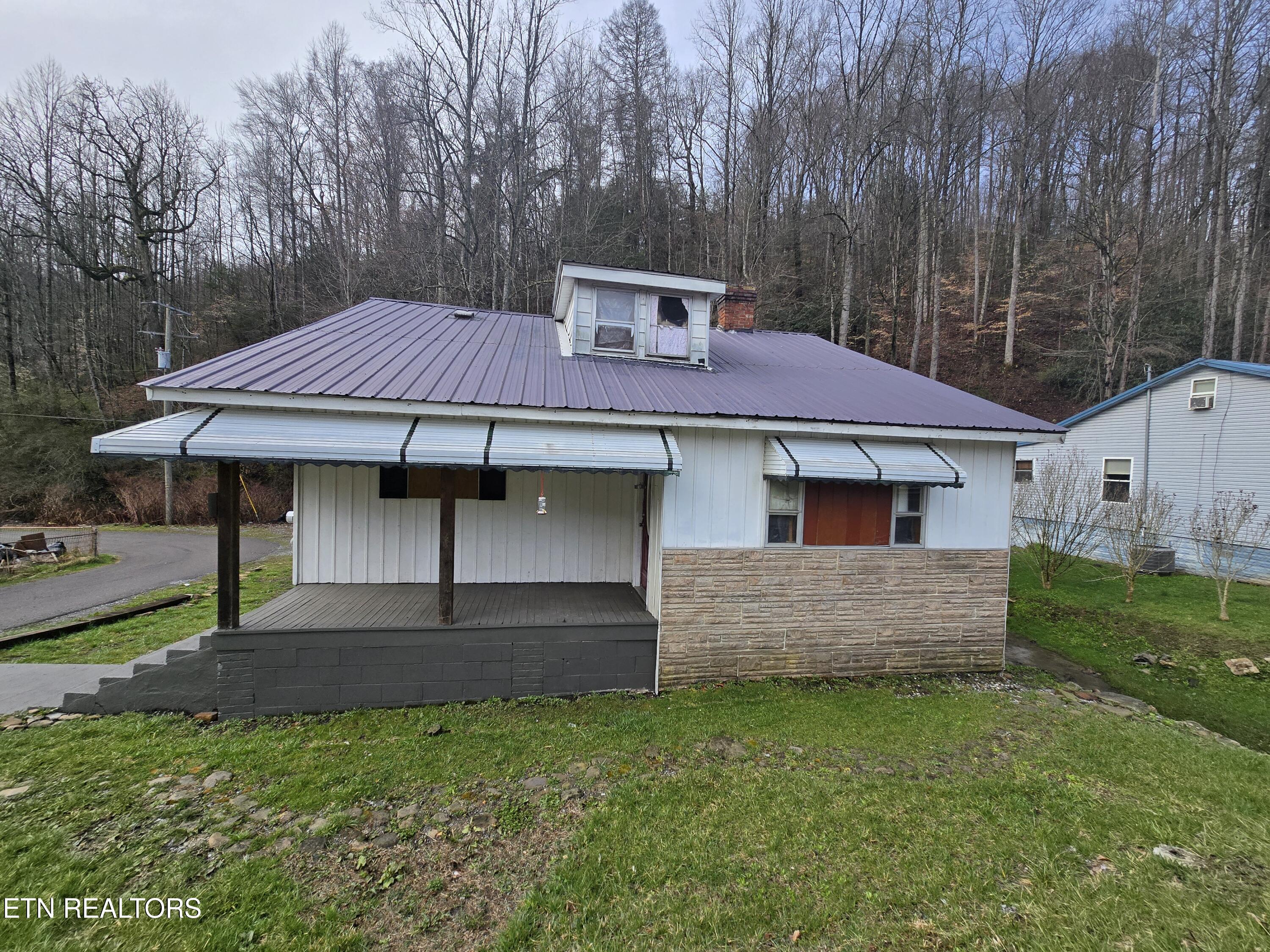 640 Exeter Rd Property Photo