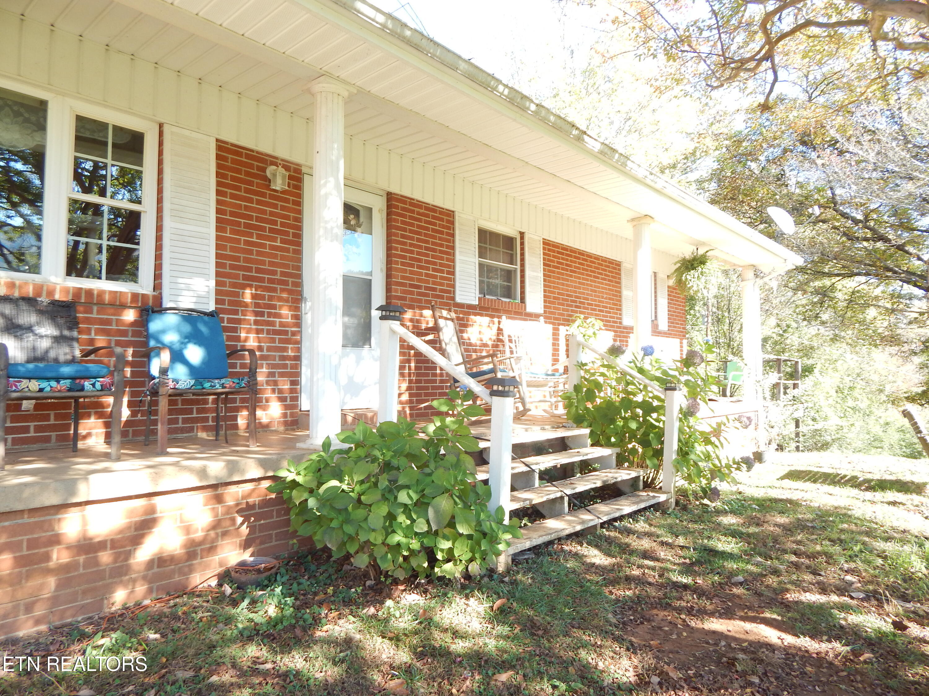 4643/4641 Cambridge Rd Property Photo