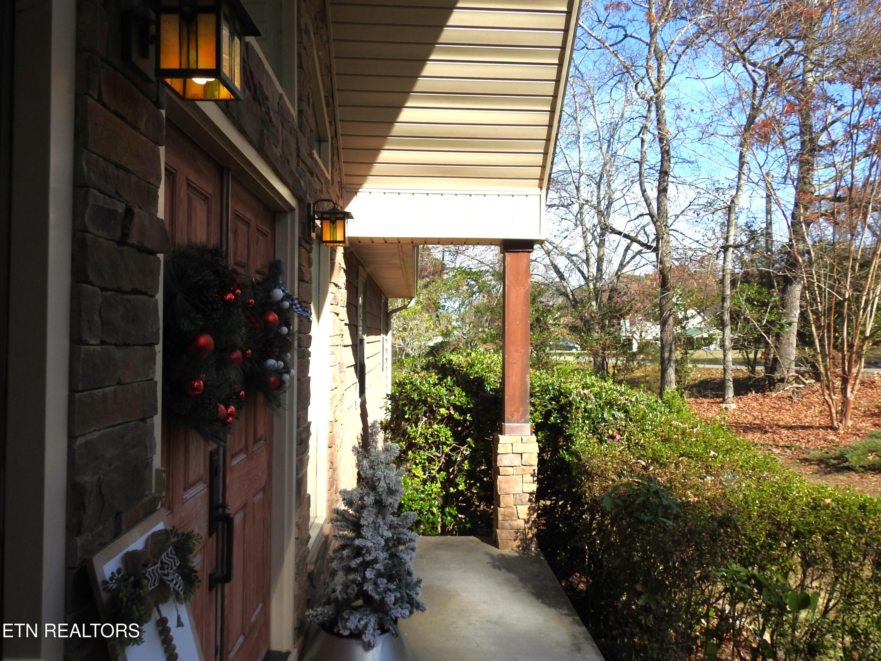 757 Edgewater Ave Property Photo