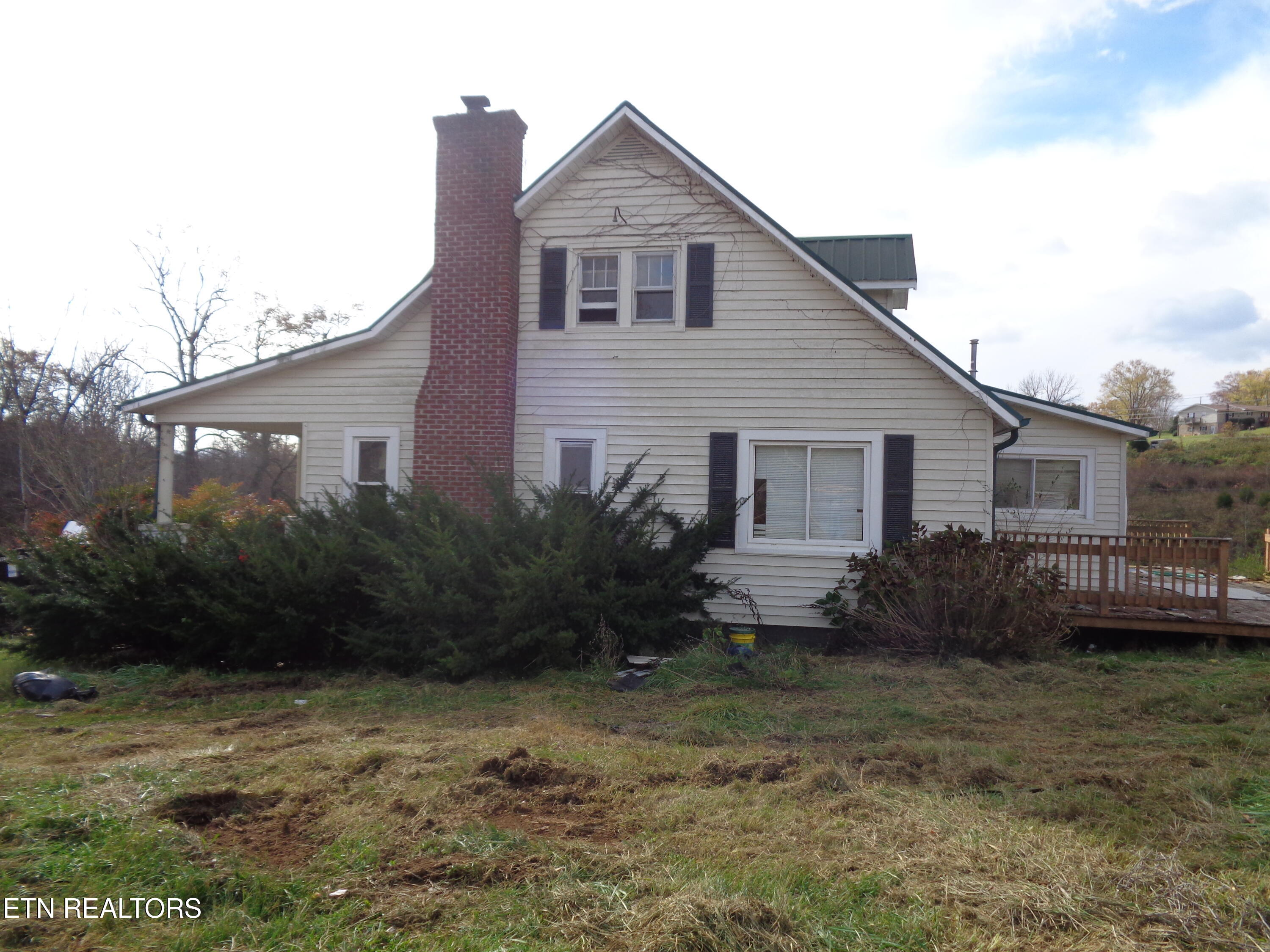 105 Nelms St Property Photo 1