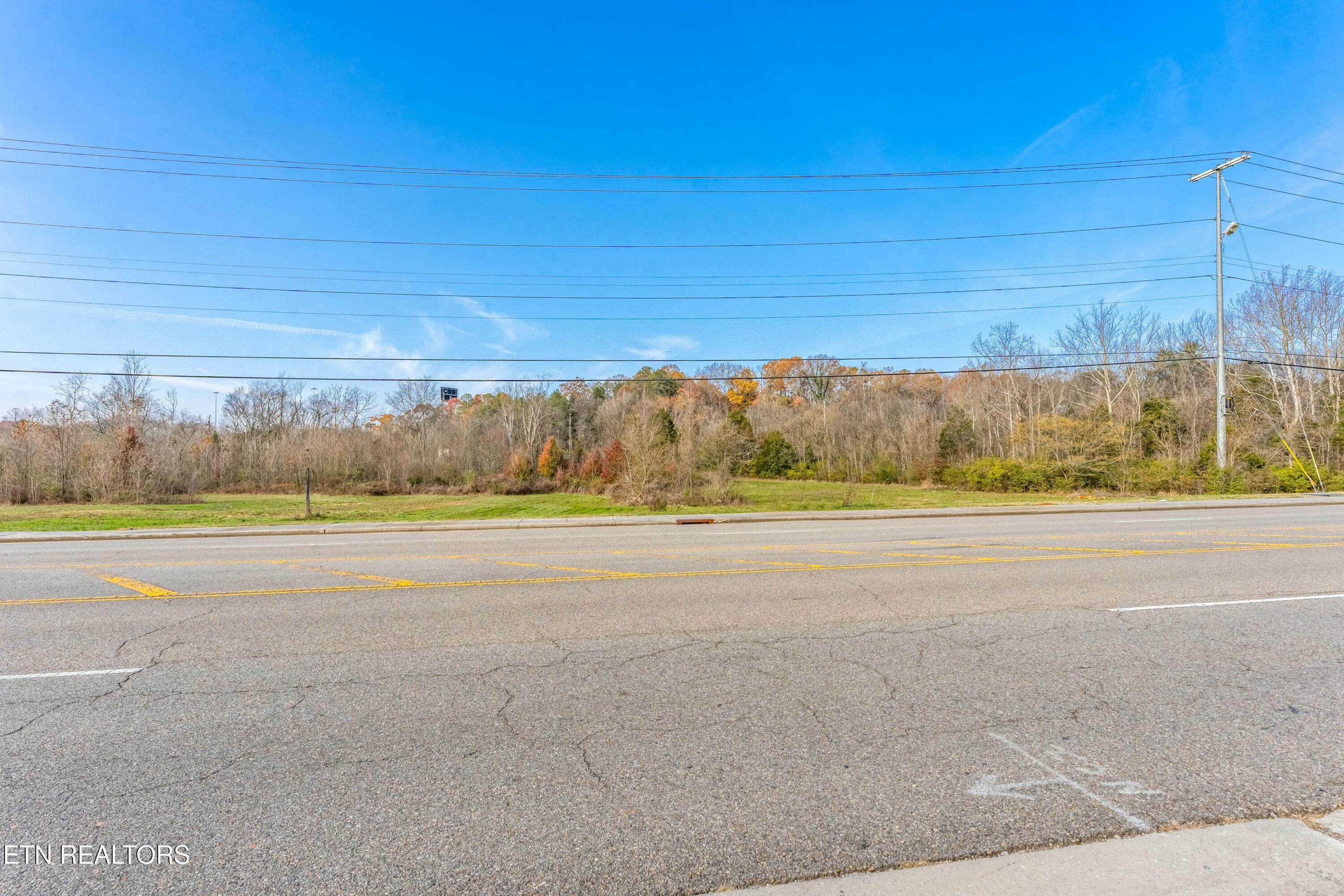 2557 Creekwood Park Blvd Property Photo 8