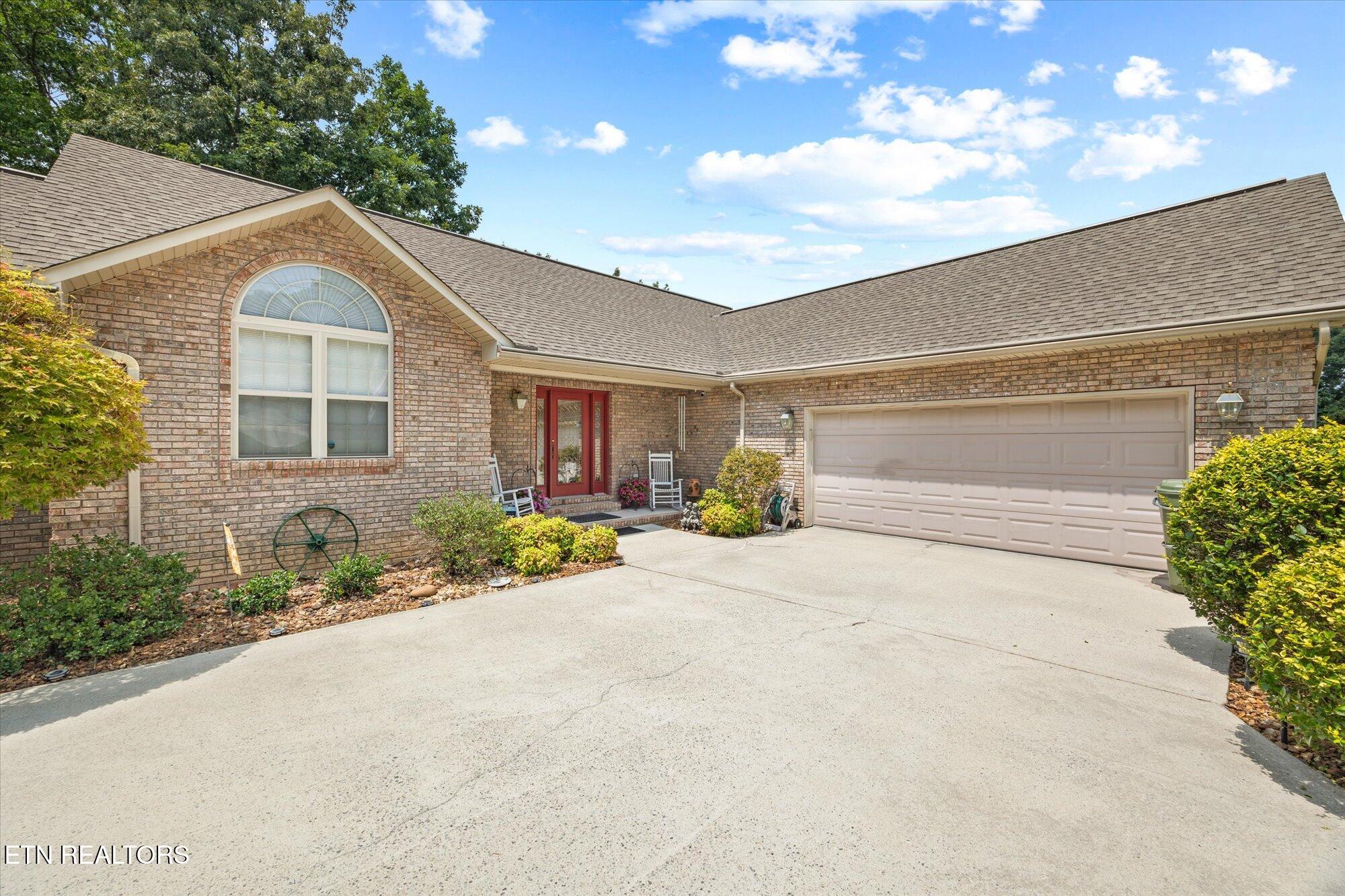 5033 Atoka Lane Property Photo 1