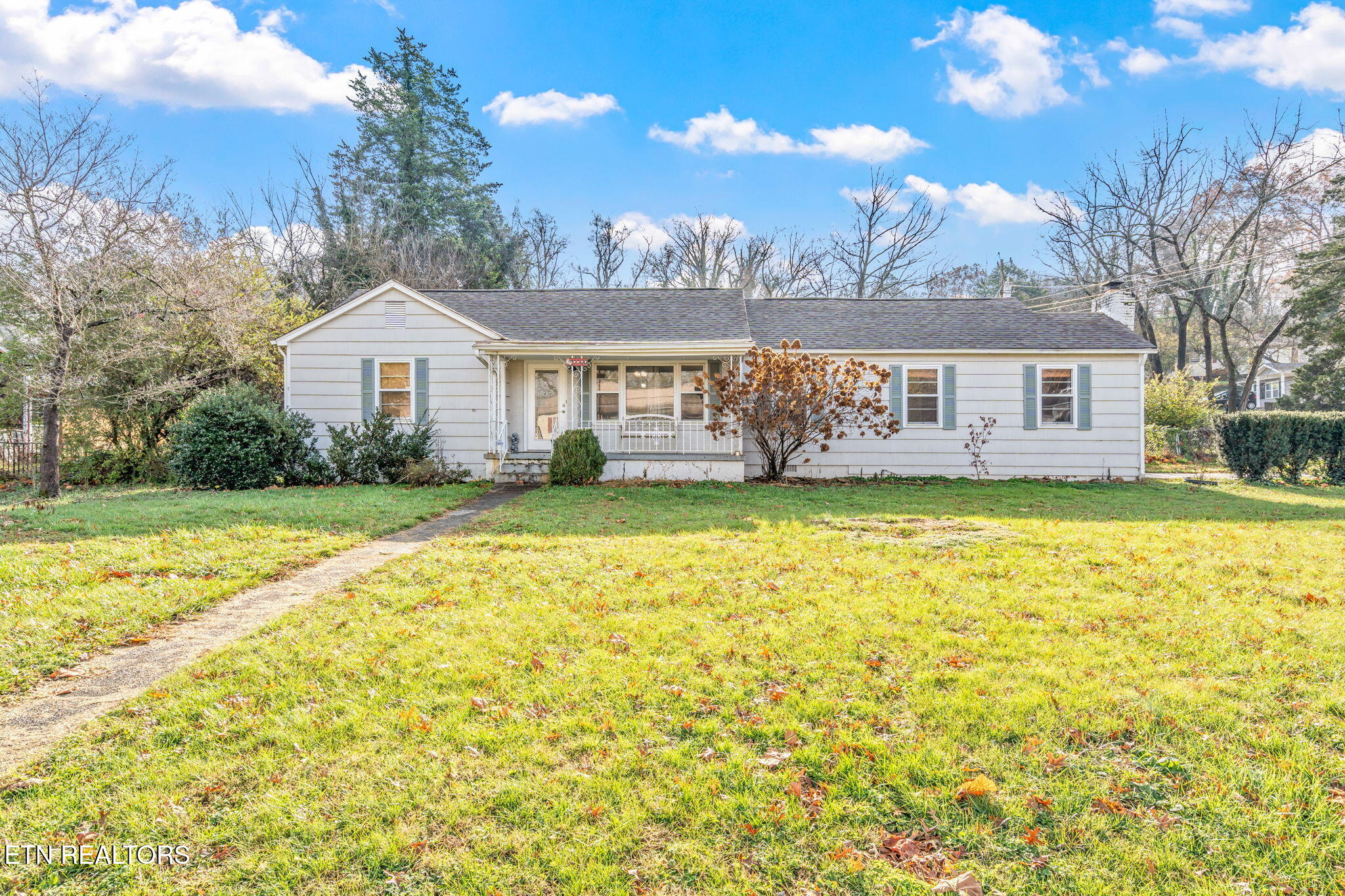 1100 Glenoaks Drive Property Photo