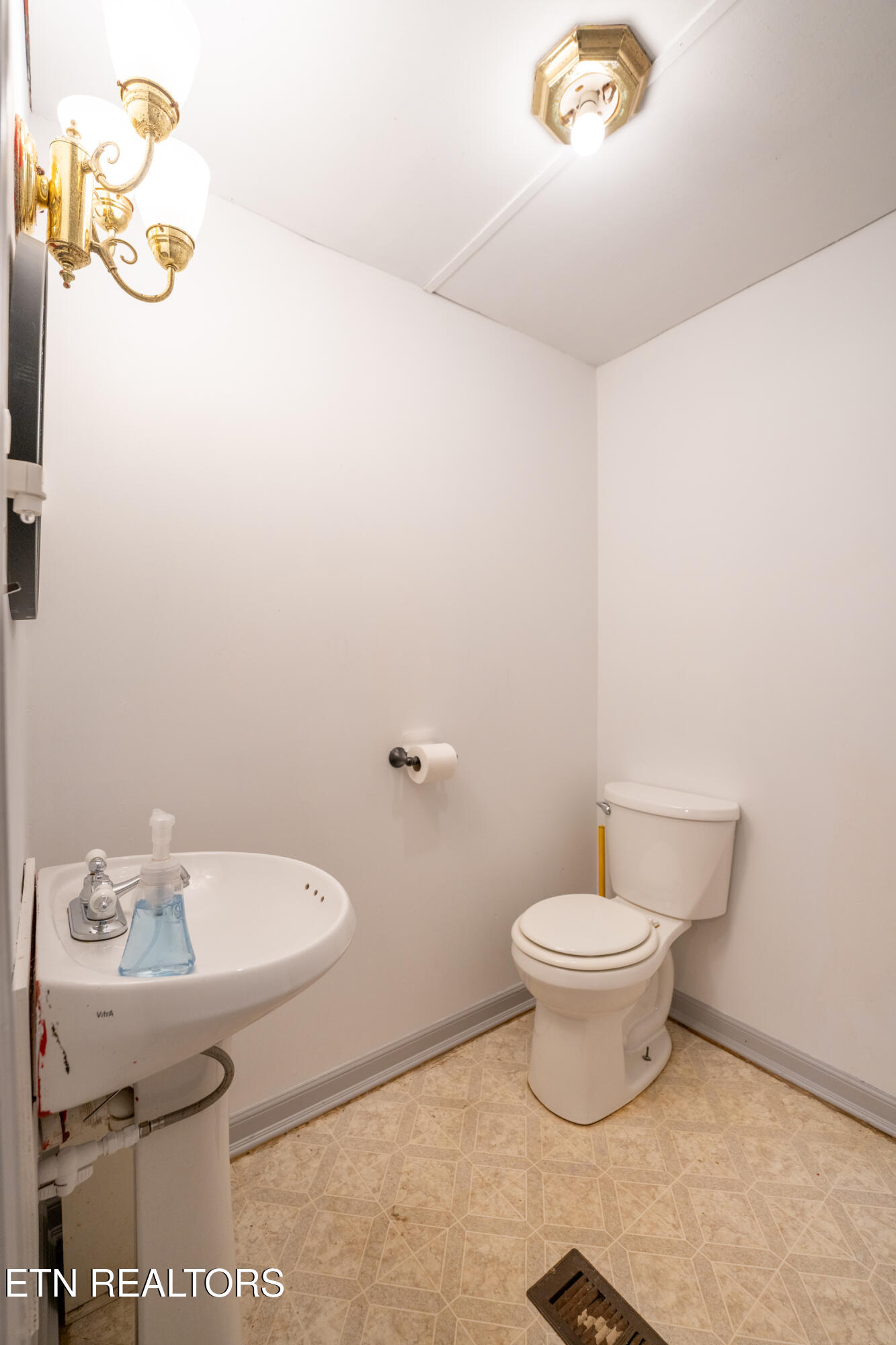 621 Milligan St Property Photo 22