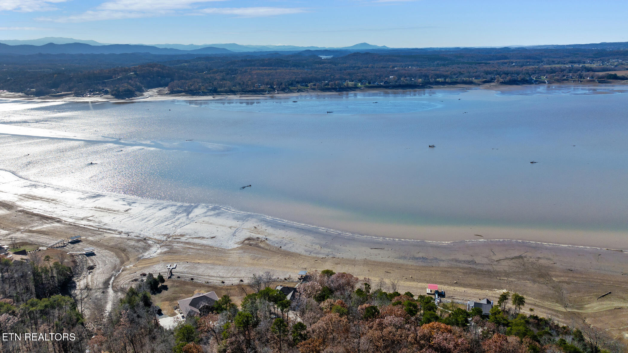 Travelers Cove Property Photo