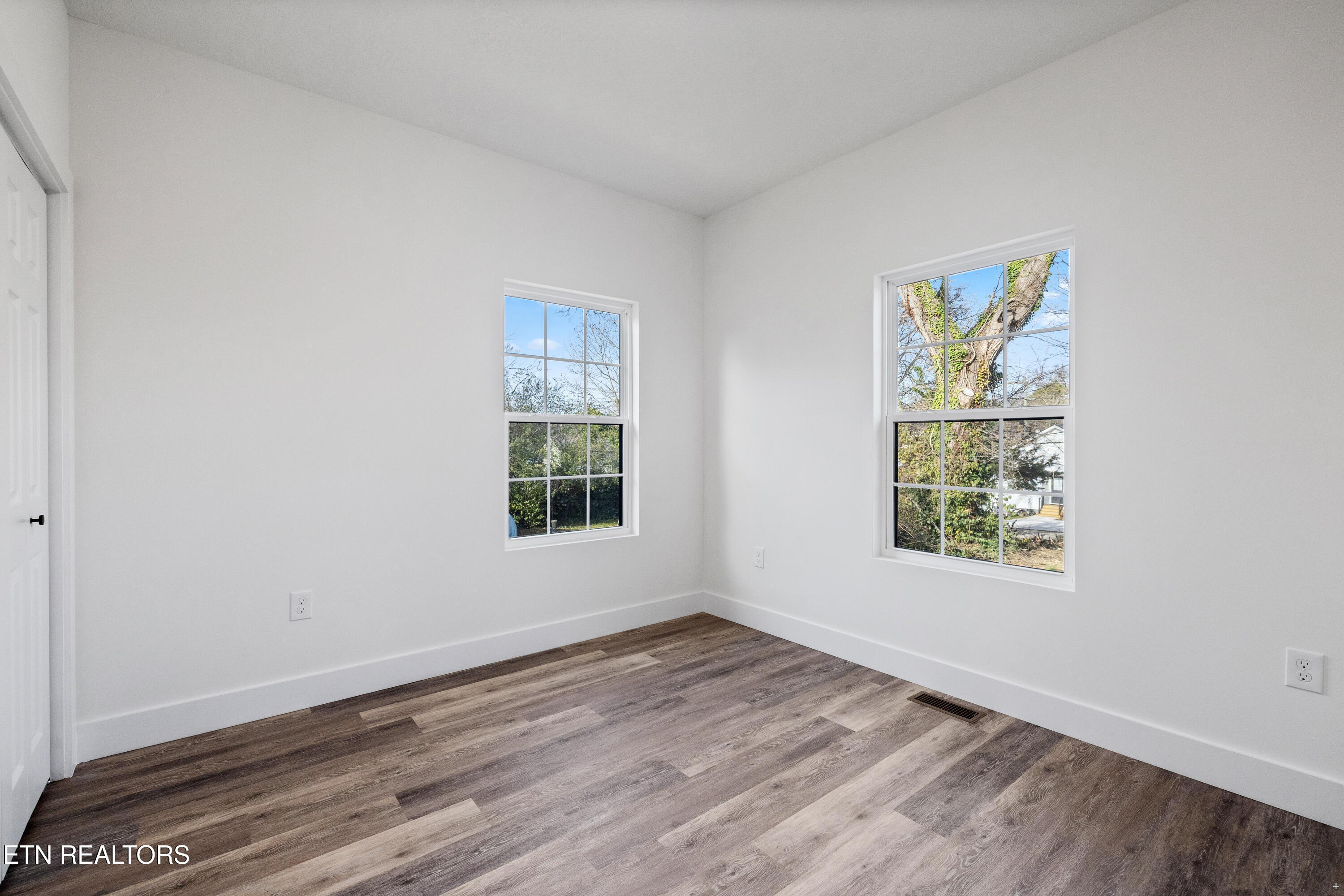 3215 Ashland Ave Property Photo 21