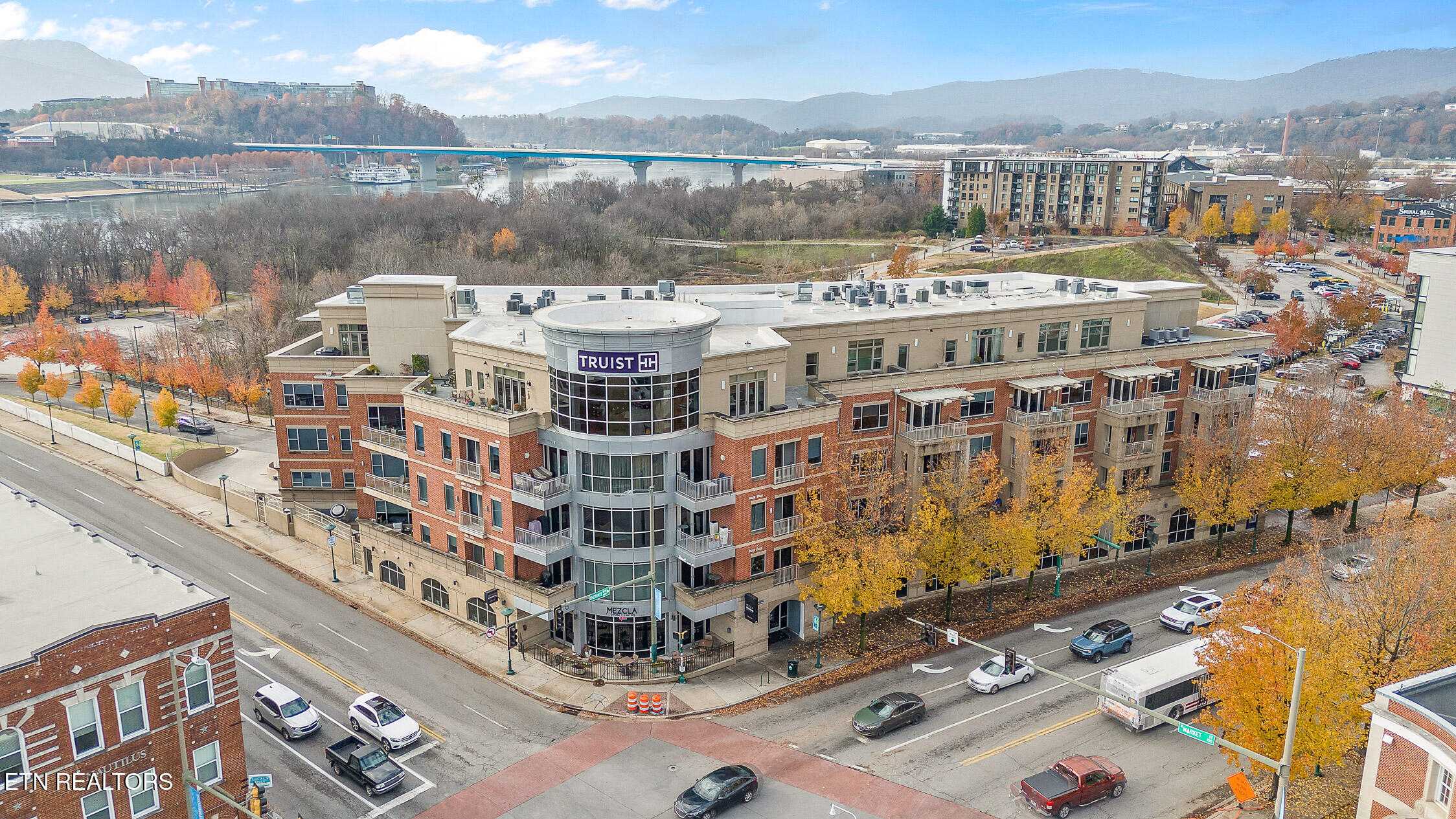 4 Cherokee Blvd Property Photo