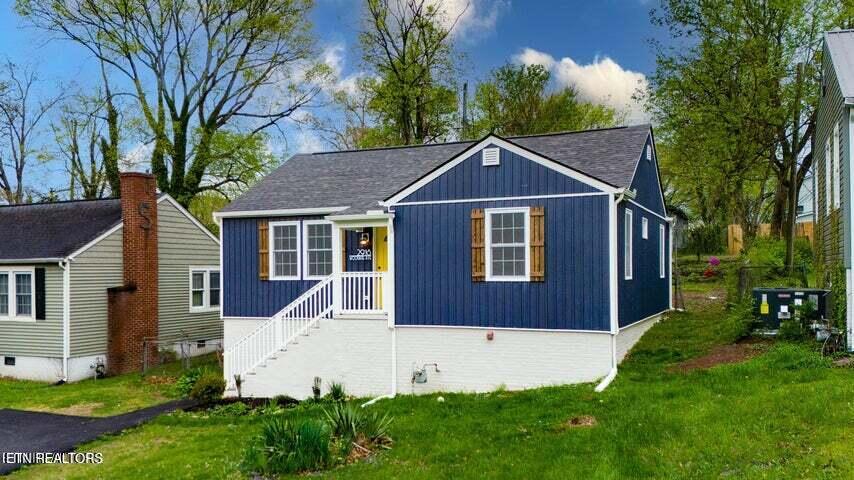 2918 Woodbine Ave Property Photo 3