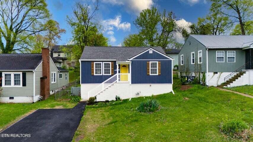 2918 Woodbine Ave Property Photo 5