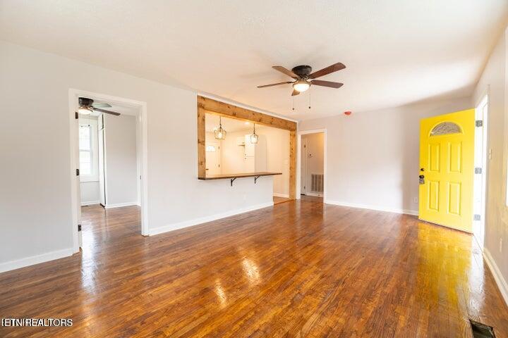 2918 Woodbine Ave Property Photo 7