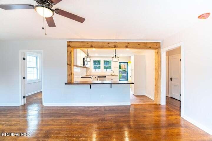 2918 Woodbine Ave Property Photo 8