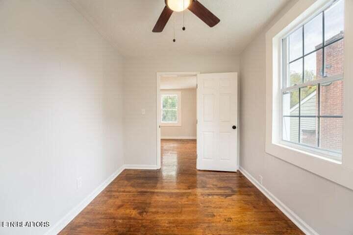 2918 Woodbine Ave Property Photo 15