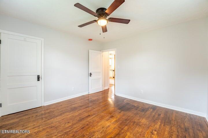 2918 Woodbine Ave Property Photo 19