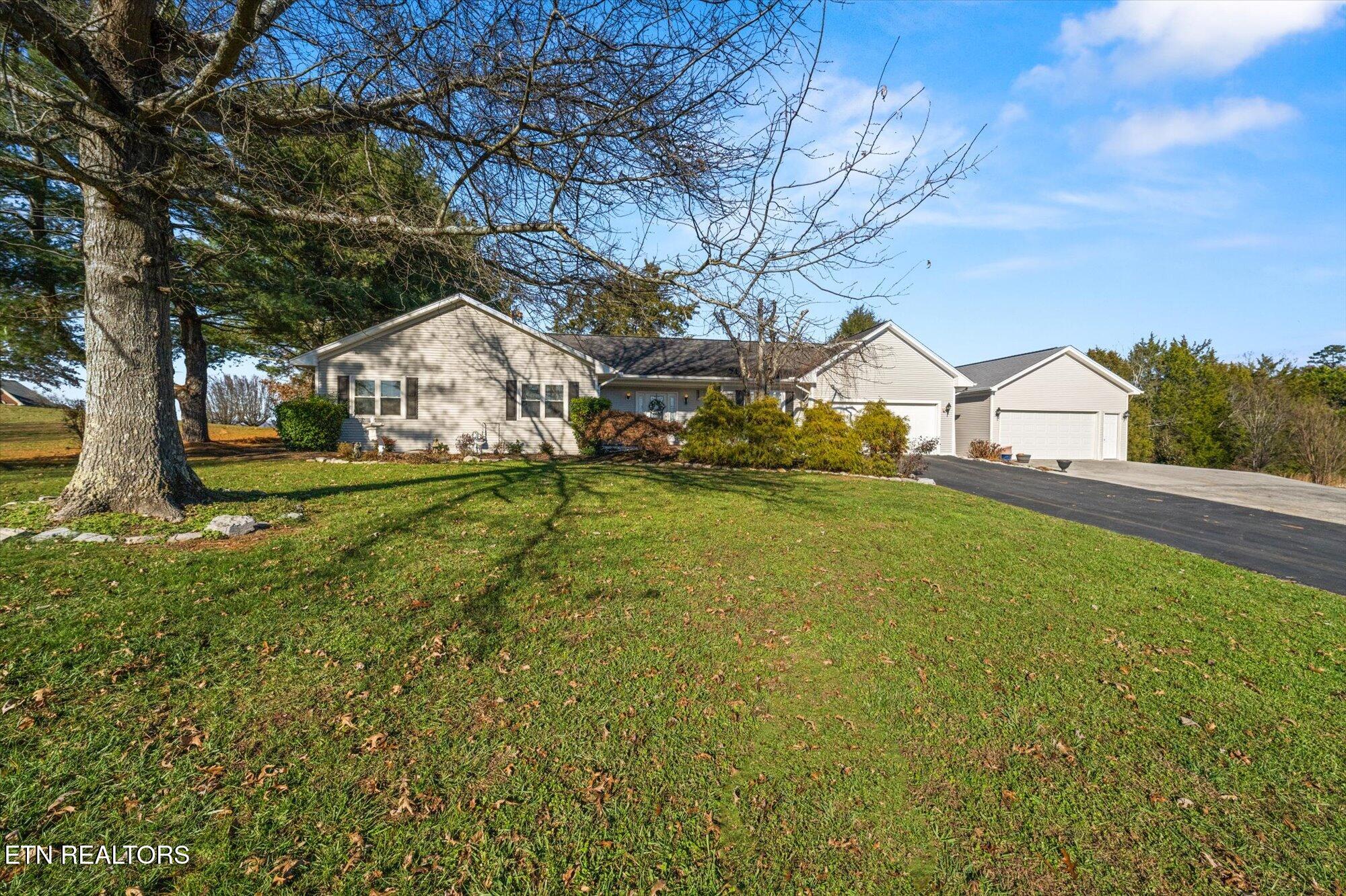 8190 Greenbriar Rd Property Photo