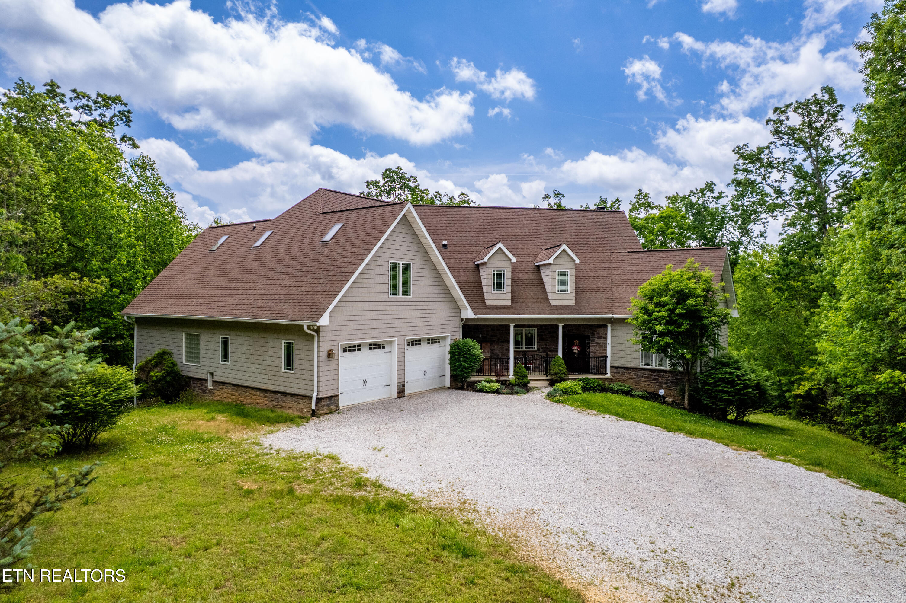 173 Howard Rd Property Photo