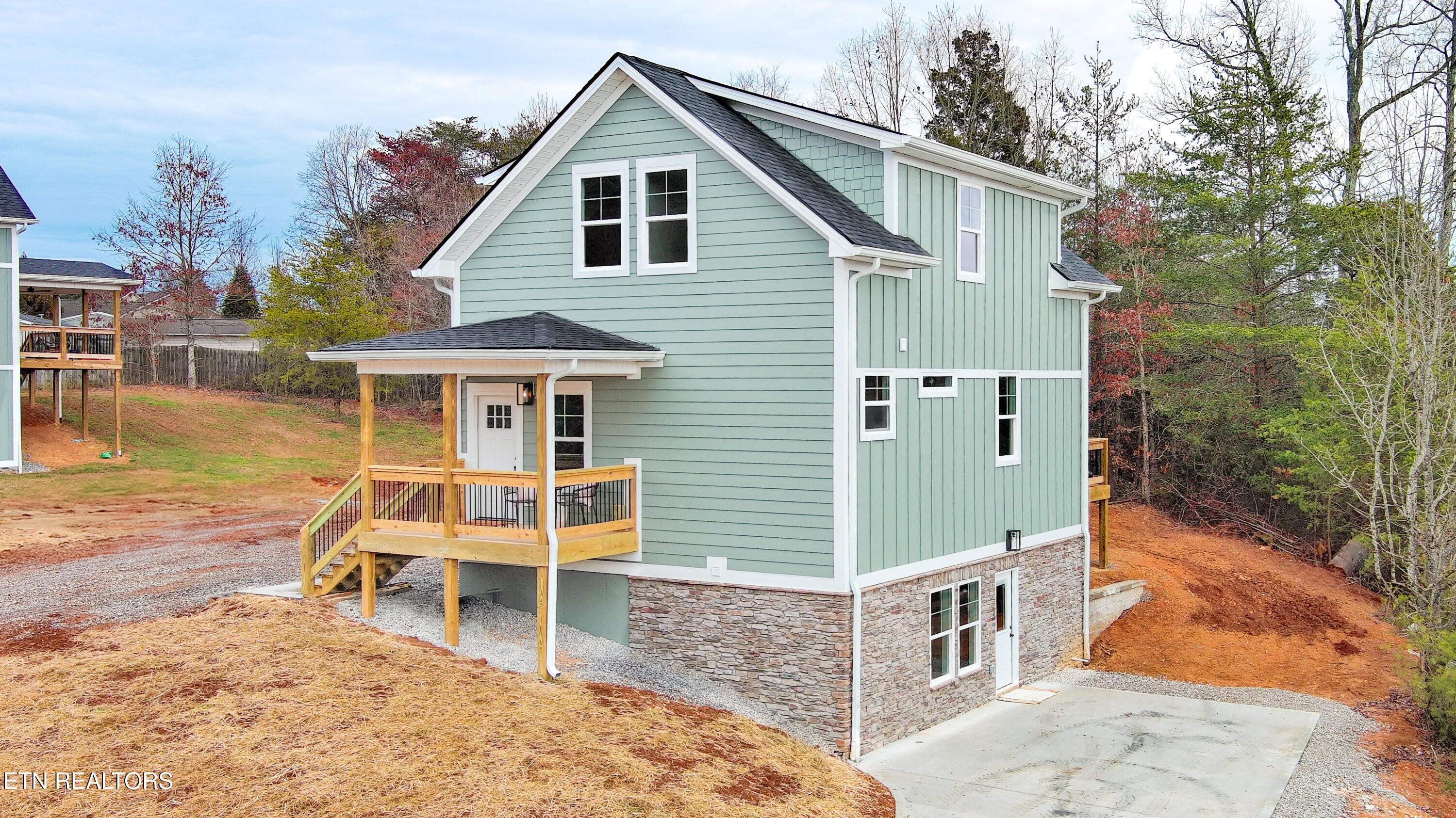 147 Abbott Rd Property Photo