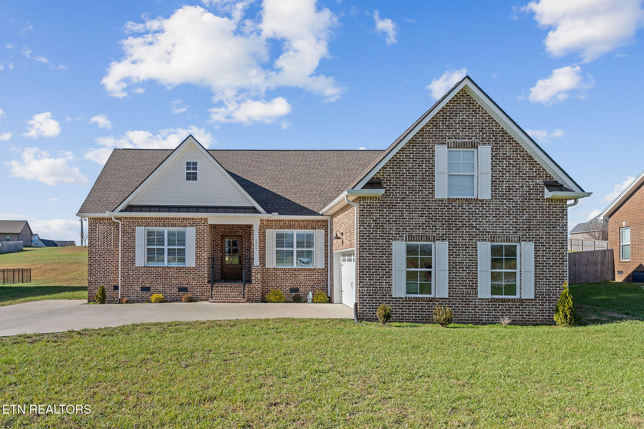 2044 Foster Circle Property Photo 1