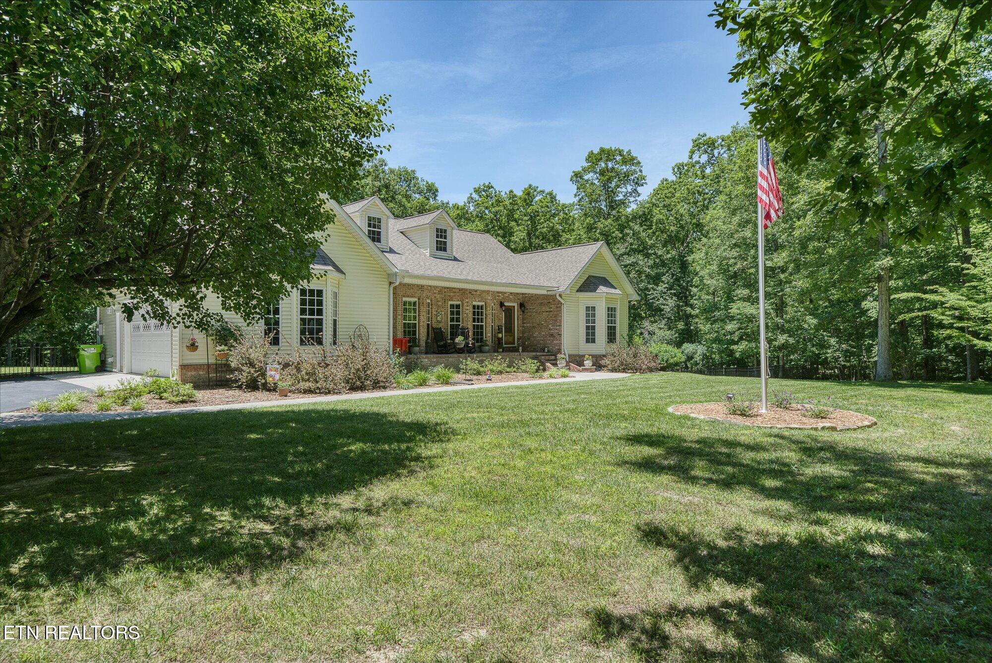 120 Carrie Drive Property Photo 1