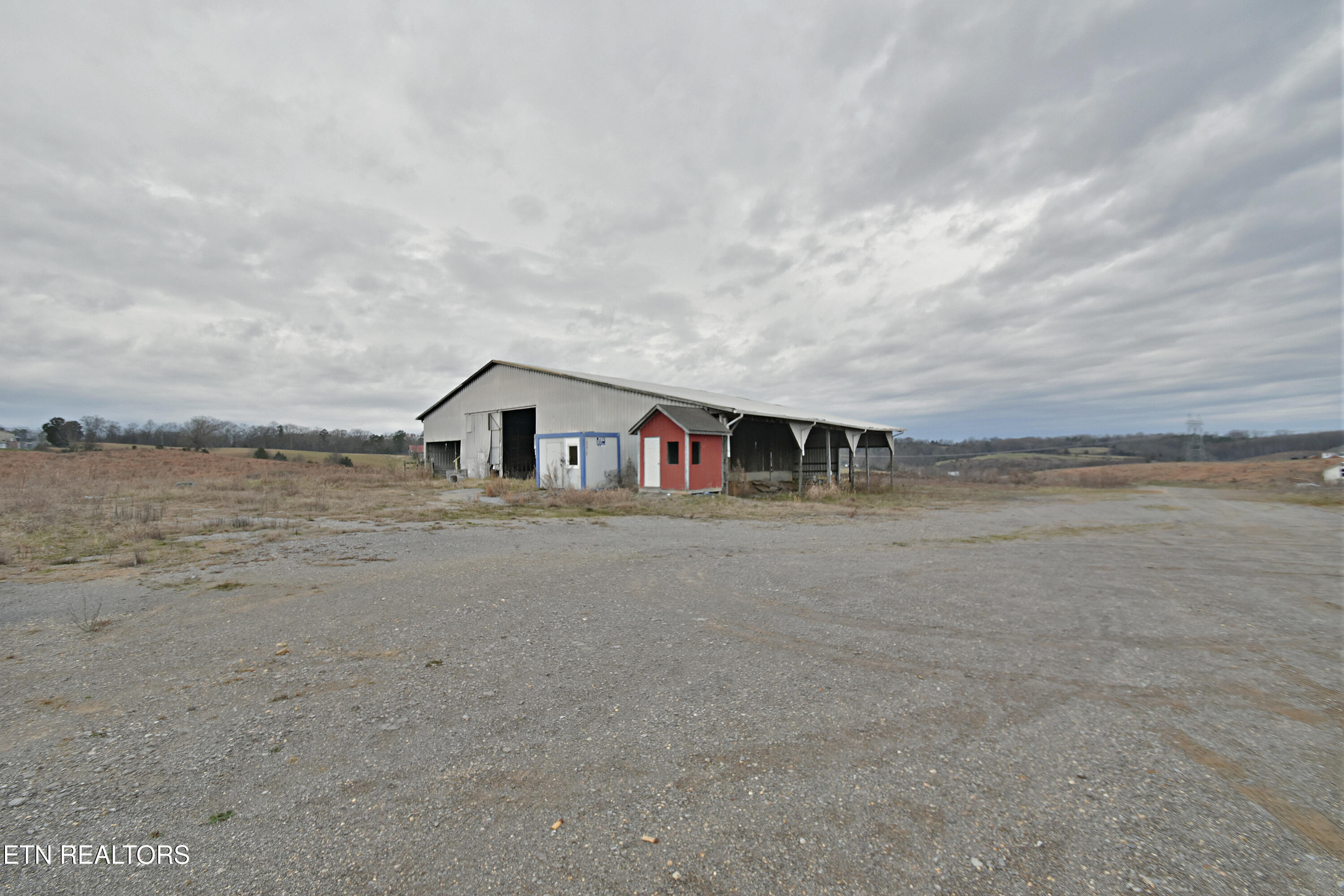 7001 Davis Ferry Rd Property Photo 4