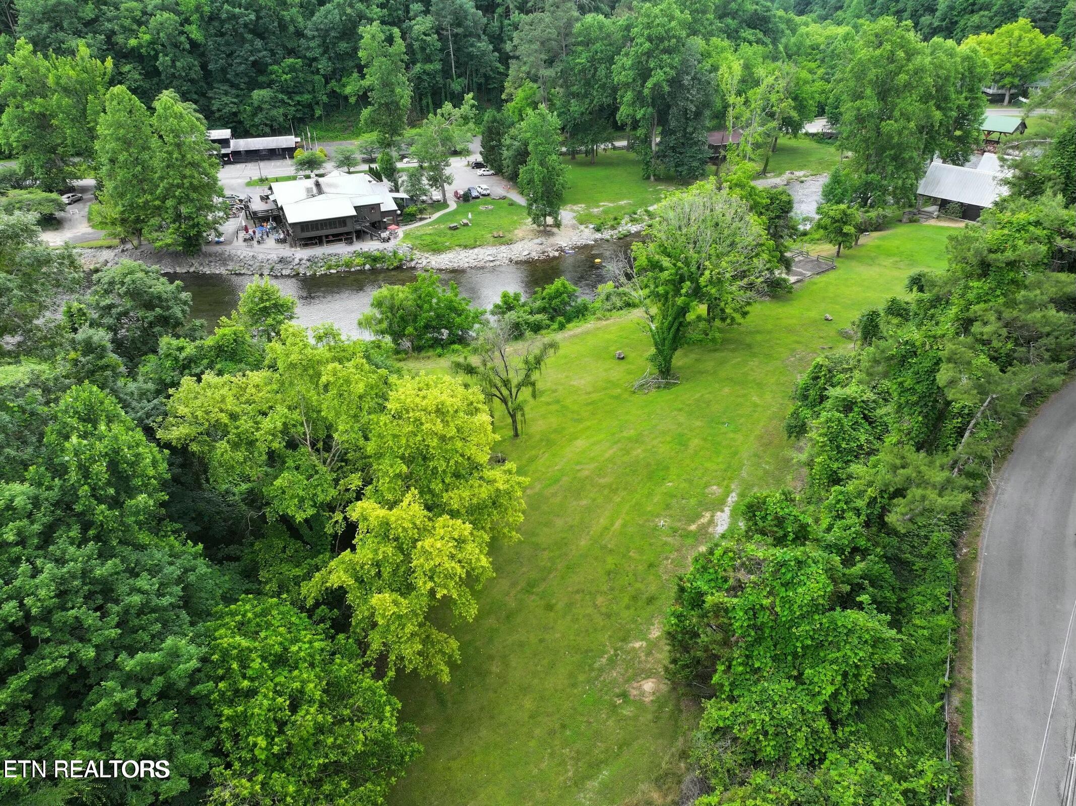 276 Rafter Rd Property Photo 4