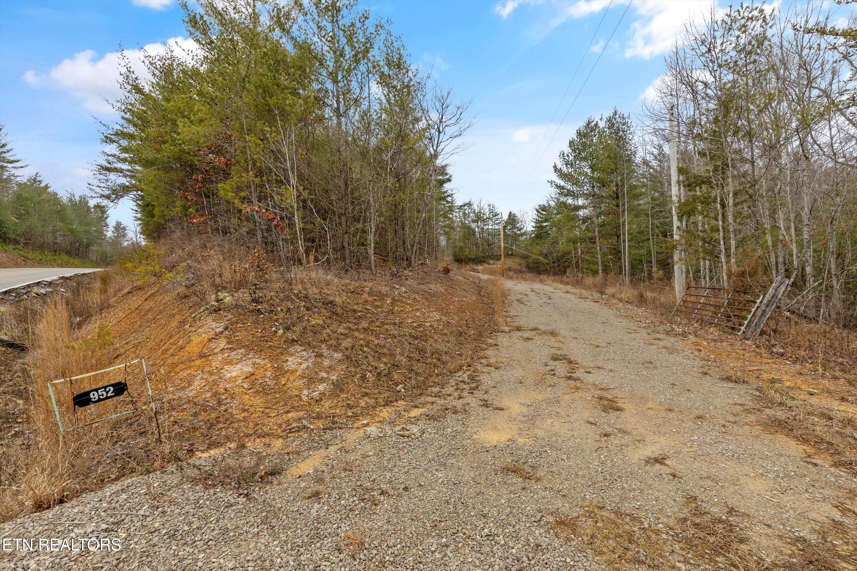 952 Genesis Rd Property Photo 15