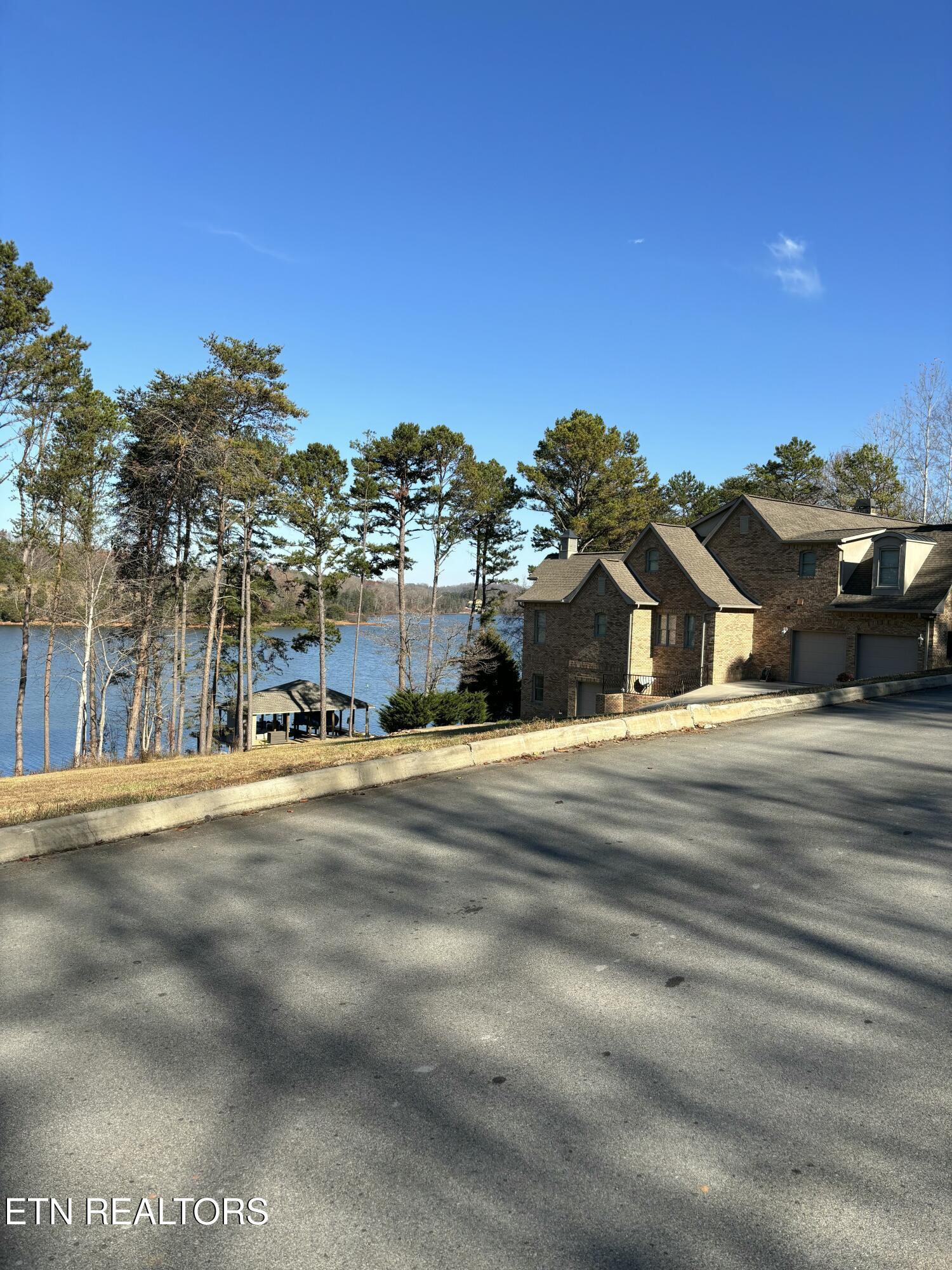 646 Sandpiper Drive Property Photo 3